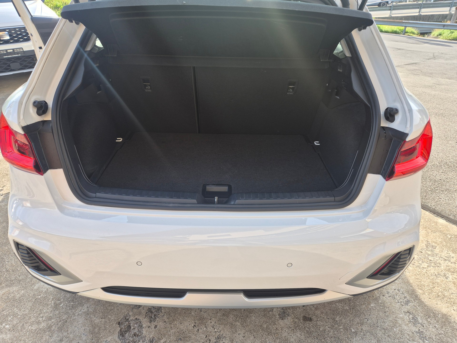 AUDI A1 allstreet 30 TFSI Attraction S-tronic-image-14