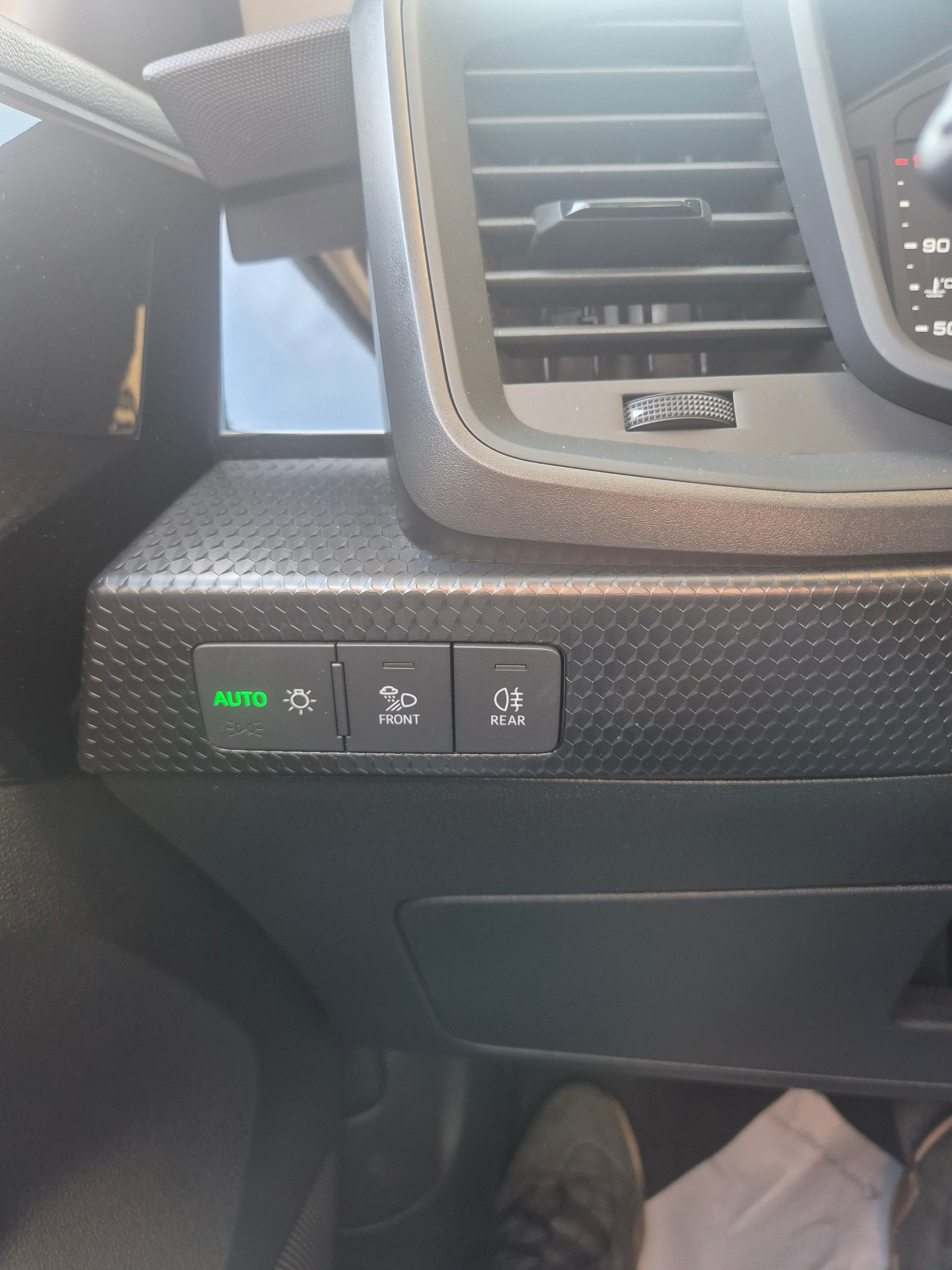 AUDI A1 allstreet 30 TFSI Attraction S-tronic-image-5