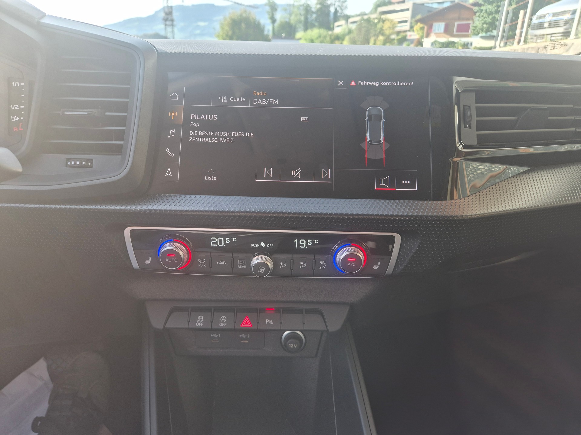 AUDI A1 allstreet 30 TFSI Attraction S-tronic-image-8