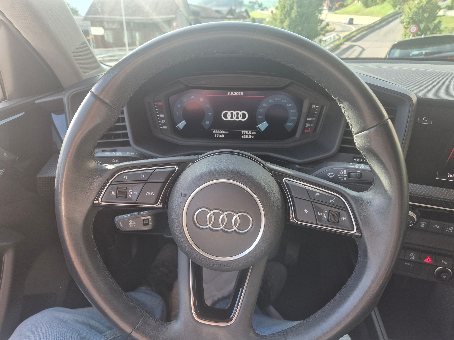 AUDI A1 allstreet 30 TFSI Attraction S-tronic-image-6