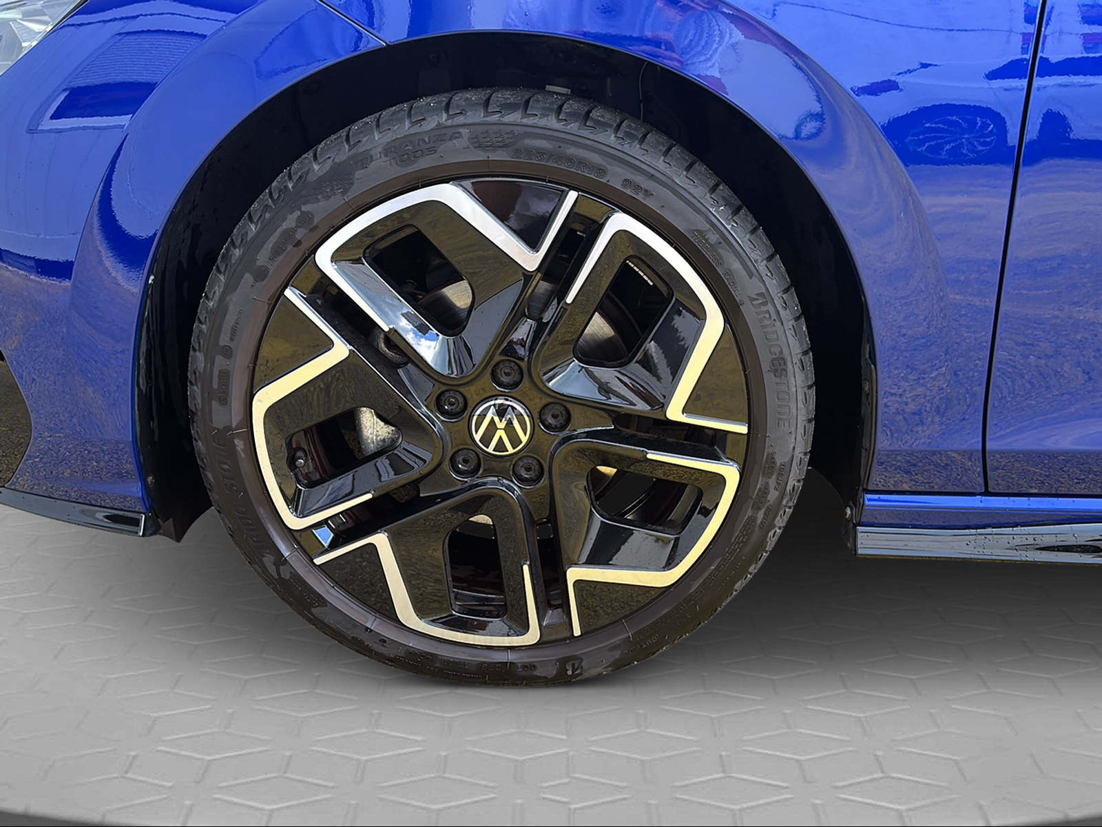 VW Golf 1.5 e TSI mHEV R-Line DSG-image-8
