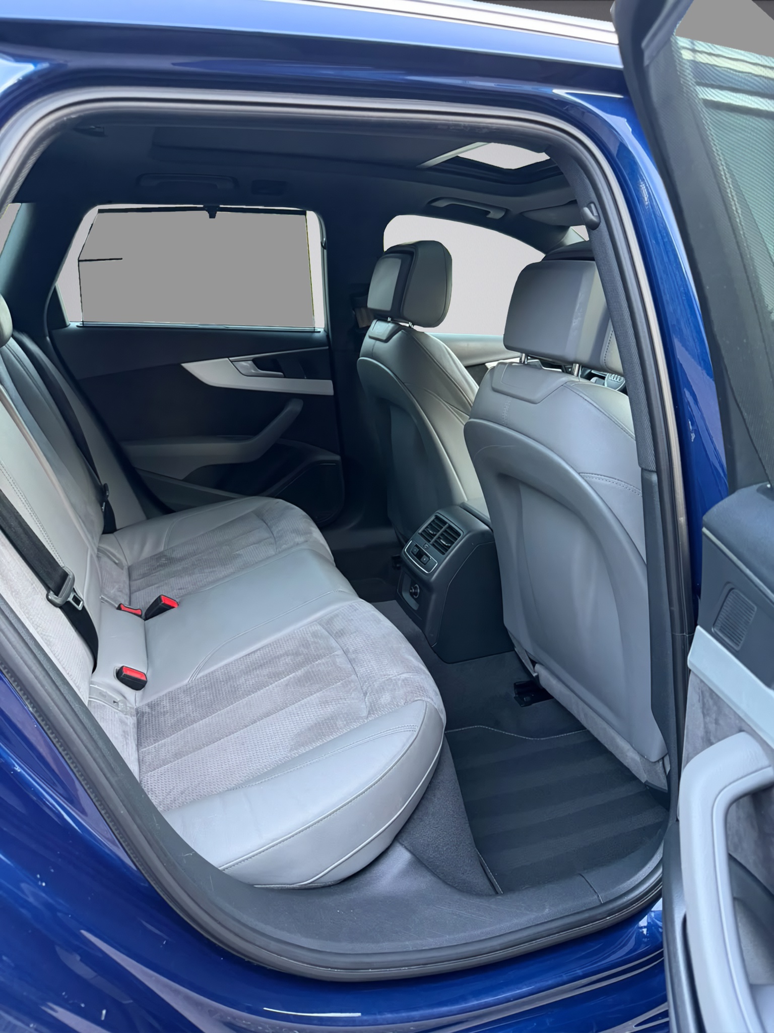 AUDI A4 Avant 3.0 TDI Sport S-tronic * S Line *-image-12