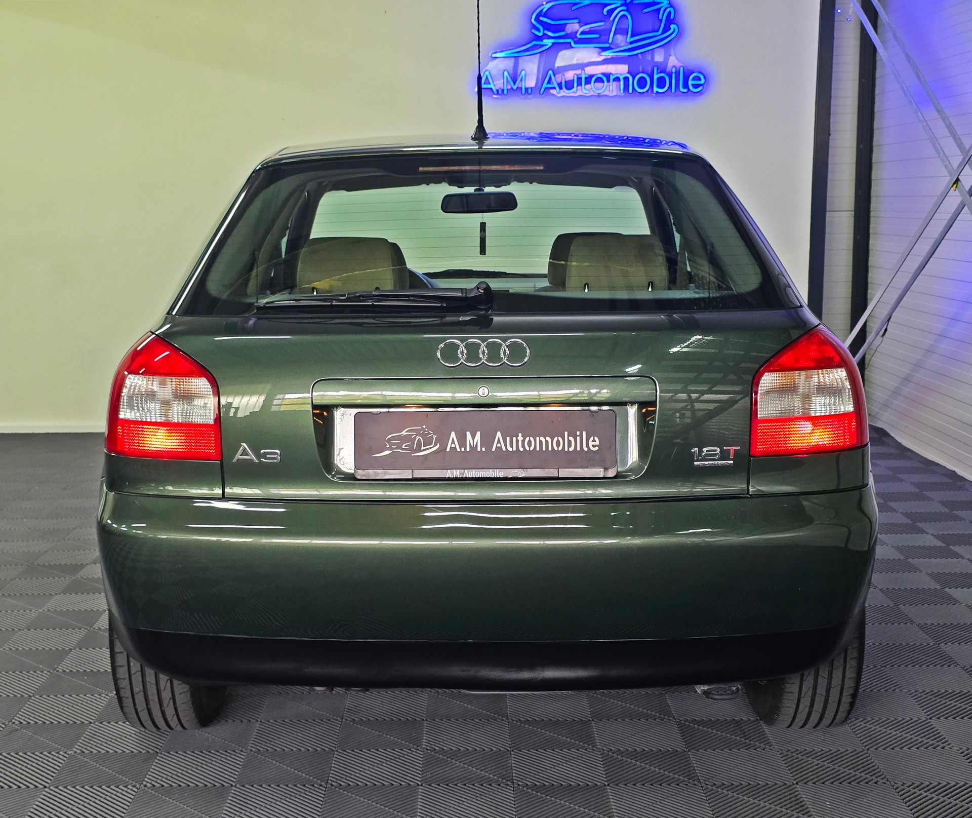 AUDI A3 1.8 T quattro Ambition-image-6