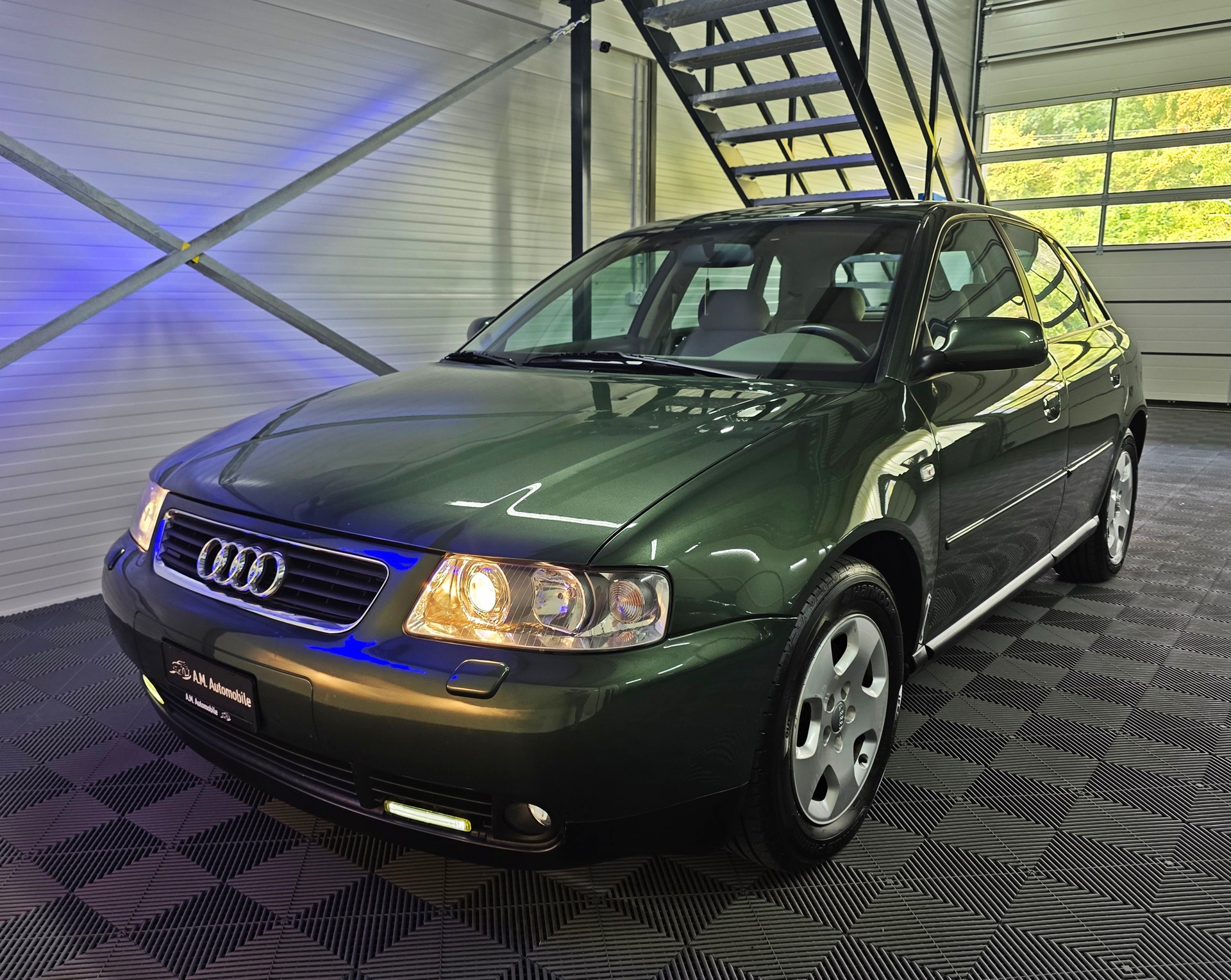 AUDI A3 1.8 T quattro Ambition-image-9
