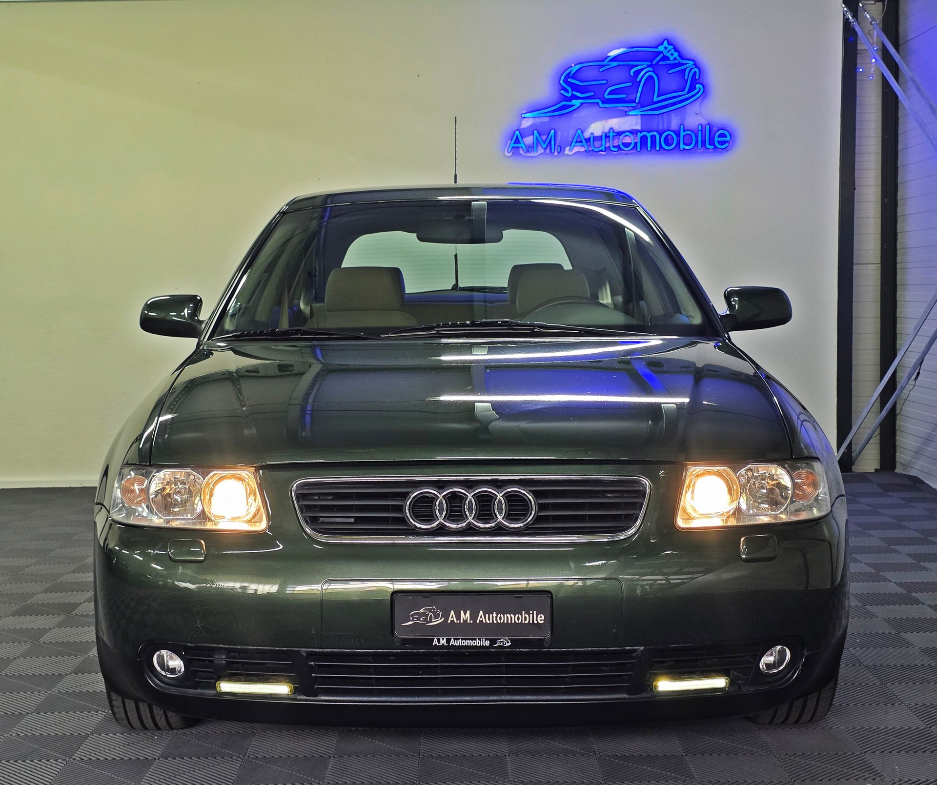 AUDI A3 1.8 T quattro Ambition-image-1