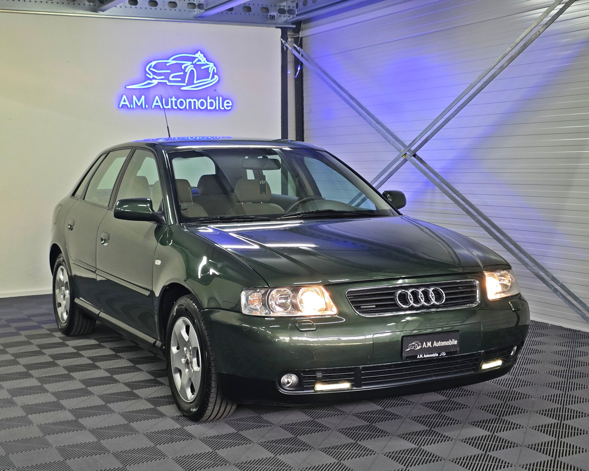 AUDI A3 1.8 T quattro Ambition-image-0