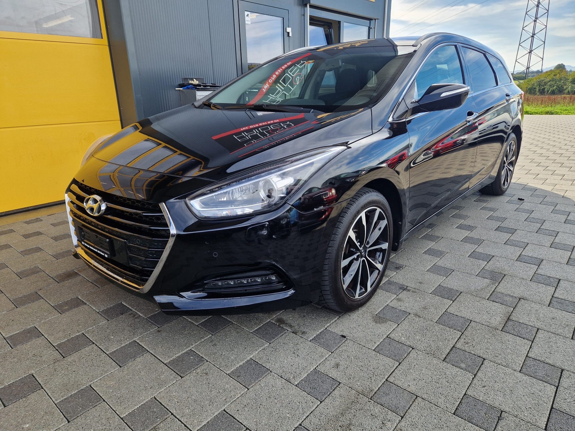 HYUNDAI i40 Wagon 1.7 CRDI Amplia Automatic-image-0