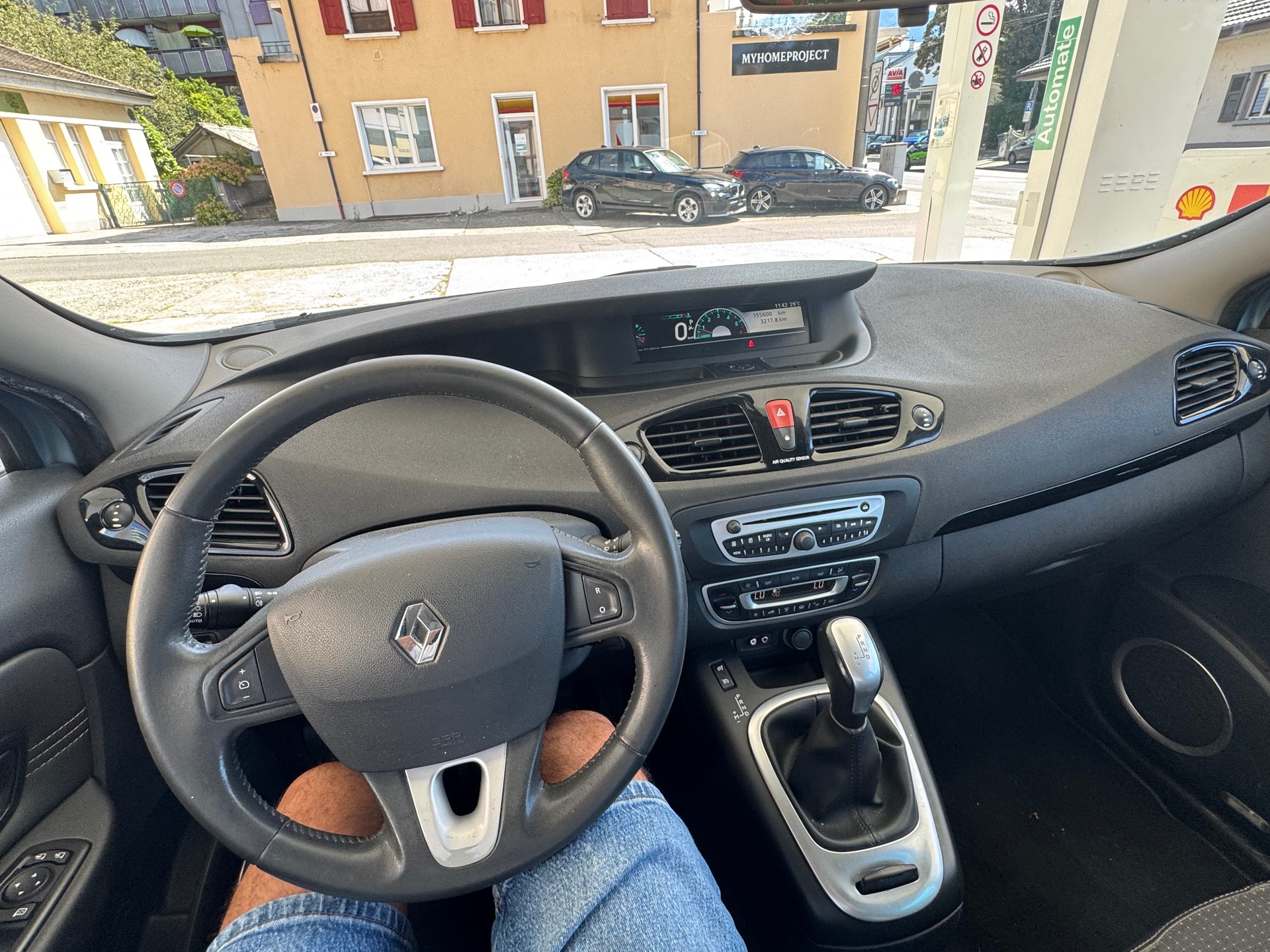 RENAULT Grand Scénic 2.0 dCi Bose Automatic-image-6