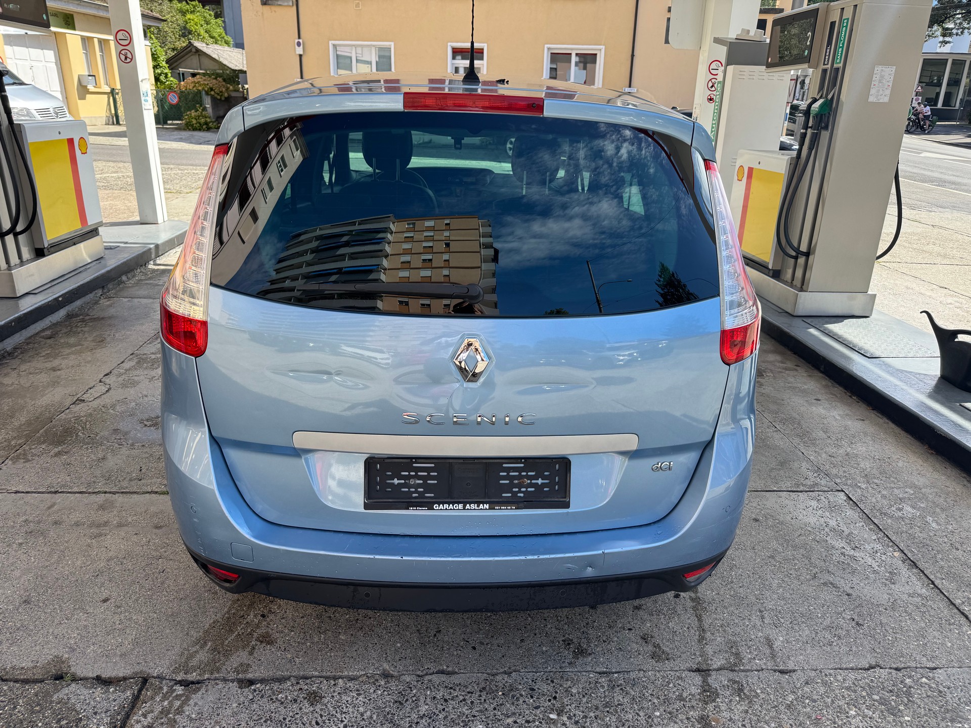 RENAULT Grand Scénic 2.0 dCi Bose Automatic-image-2