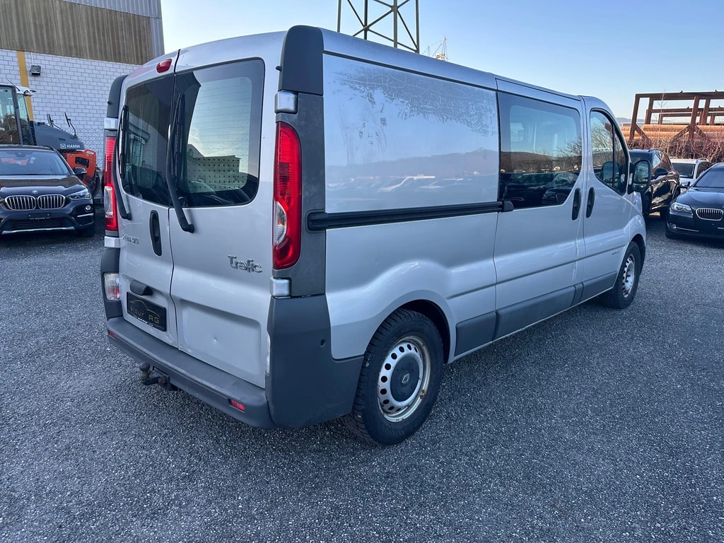 RENAULT Trafic 2.5 dCi 2.9t L1H1-image-4