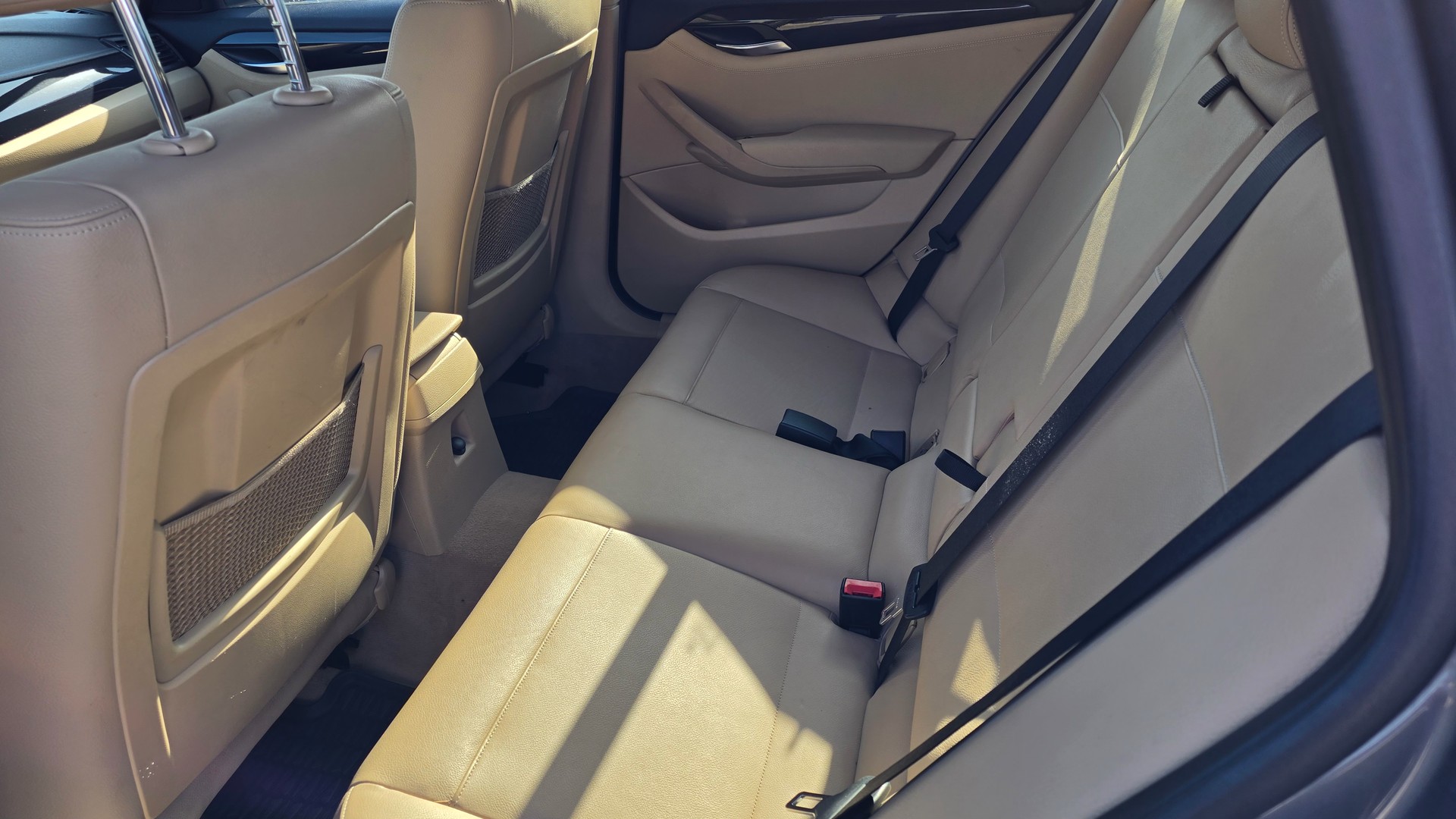 BMW X1 xDrive 20i Steptronic-image-4