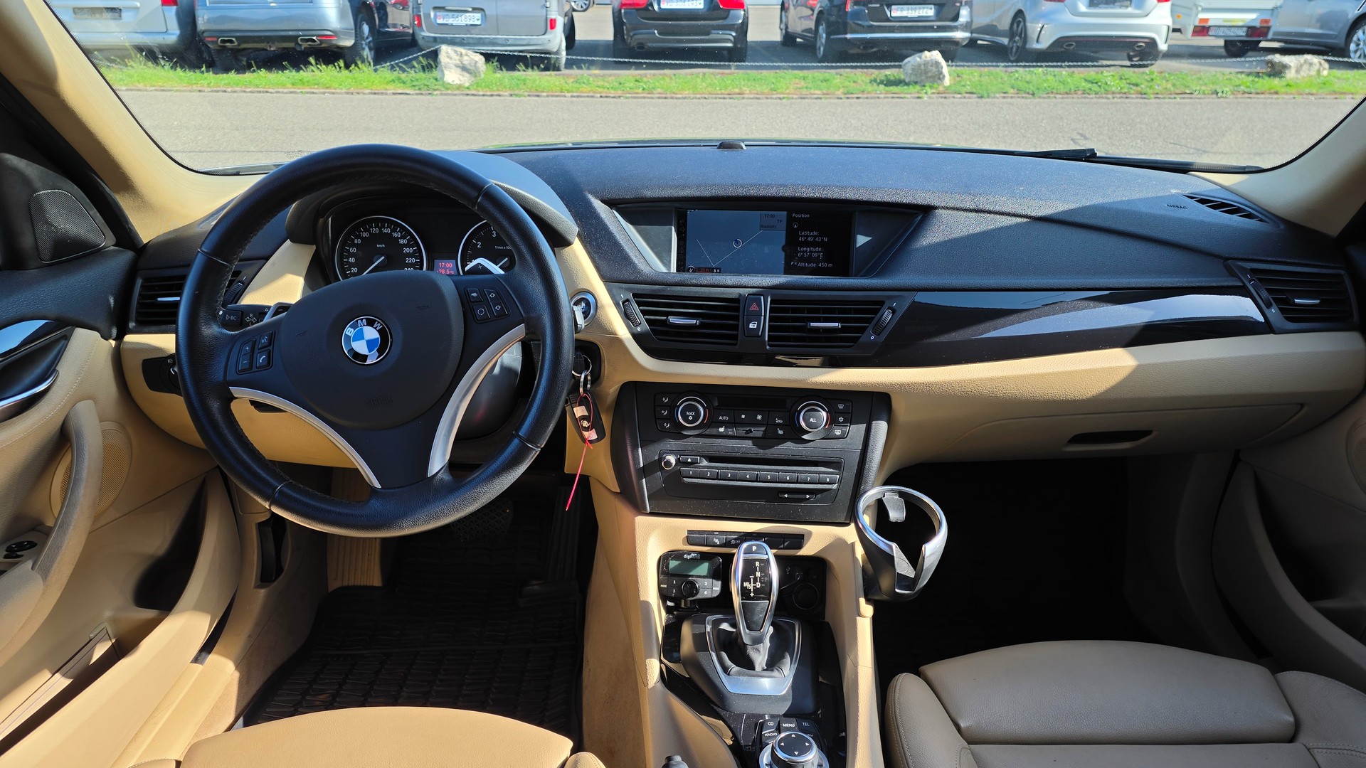 BMW X1 xDrive 20i Steptronic-image-5