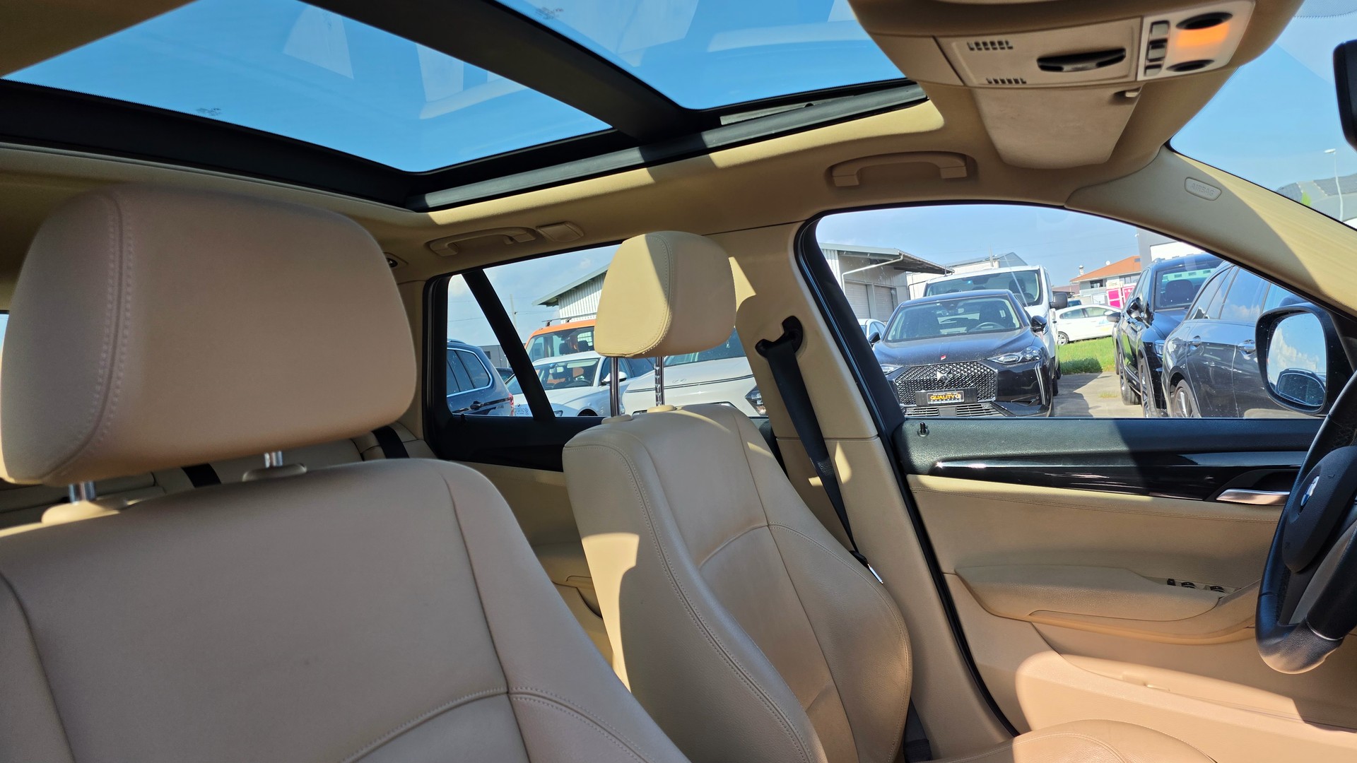 BMW X1 xDrive 20i Steptronic-image-8