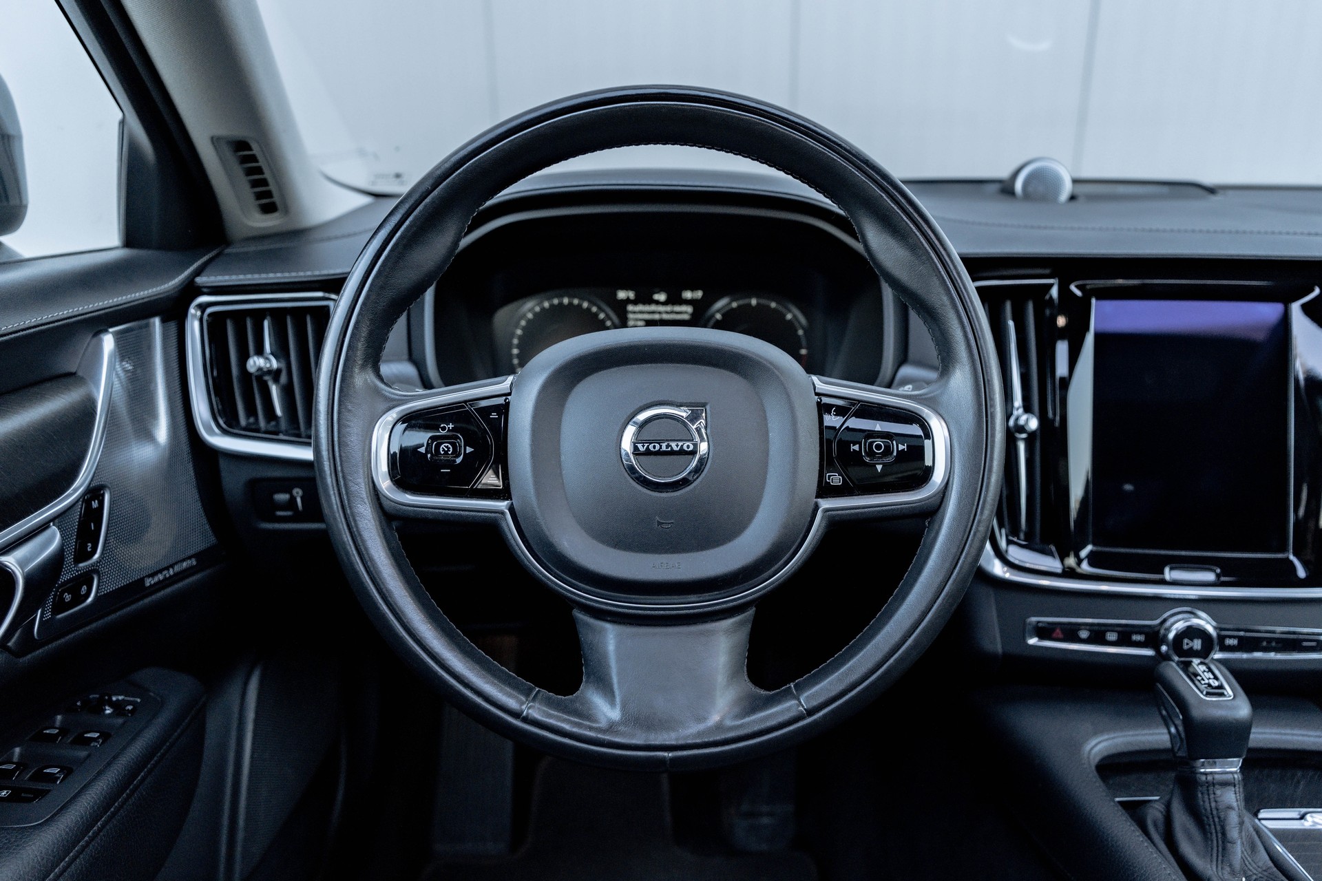 VOLVO V90 Cross Country D5 Pro AWD Geartronic Powerpulse * FRISCH AB MFK * TRAUMHAFTE AUSSTATTUNG * AHK *-image-9
