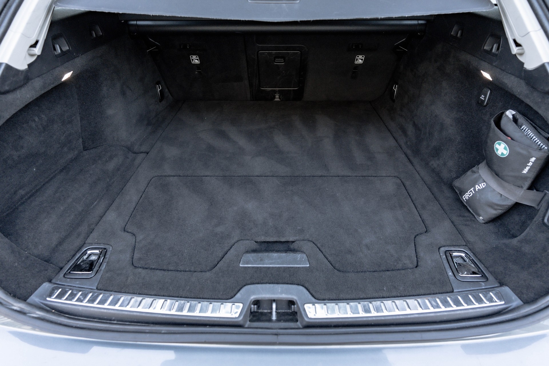 VOLVO V90 Cross Country D5 Pro AWD Geartronic Powerpulse * FRISCH AB MFK * TRAUMHAFTE AUSSTATTUNG * AHK *-image-7