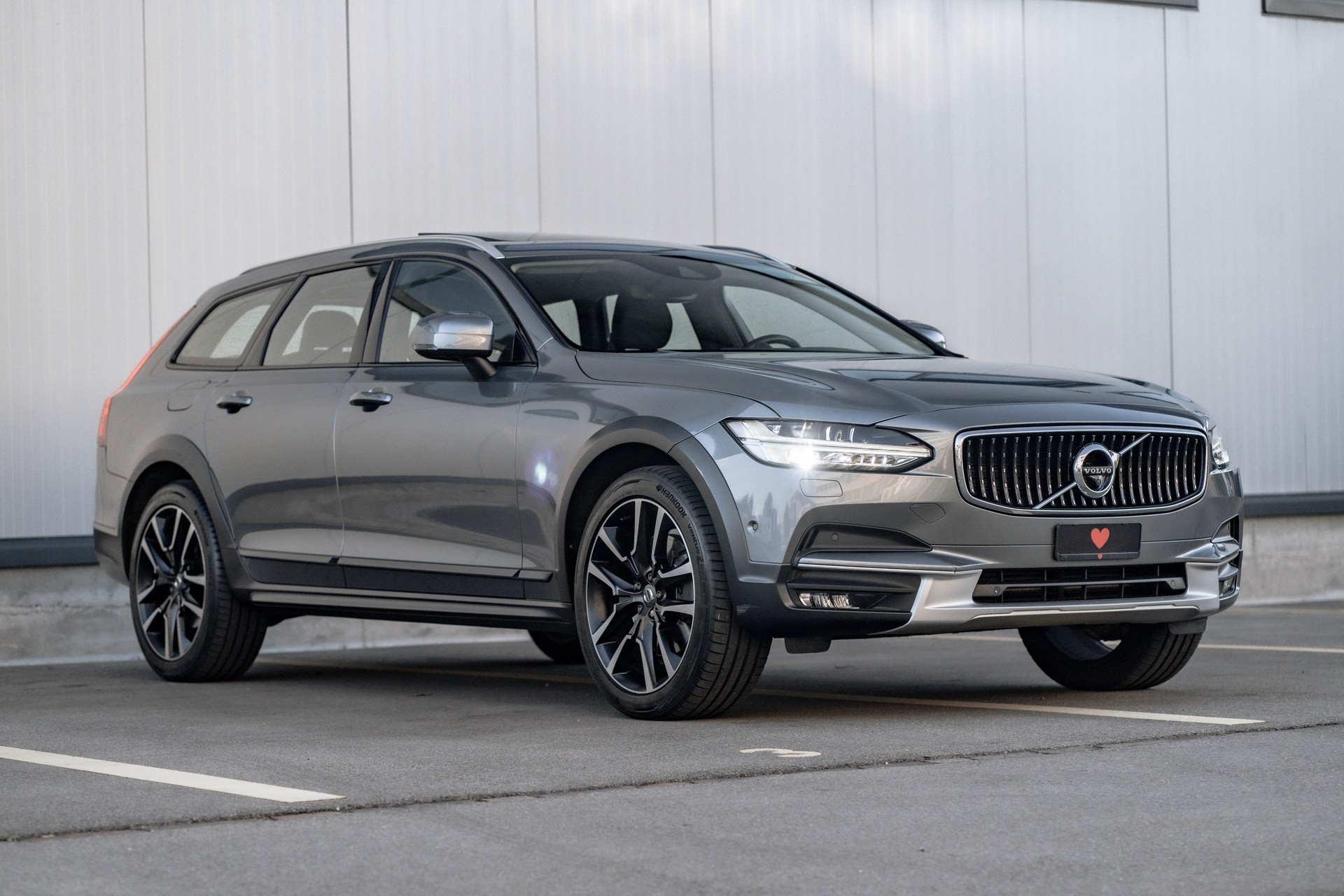 VOLVO V90 Cross Country D5 Pro AWD Geartronic Powerpulse * FRISCH AB MFK * TRAUMHAFTE AUSSTATTUNG * AHK *-image-2