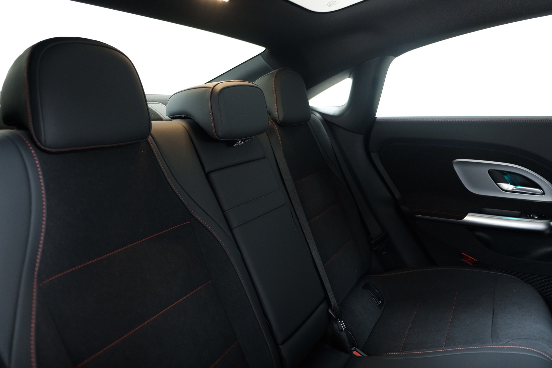 MERCEDES-BENZ CLA 220 AMG Line 4matic C178-image-10