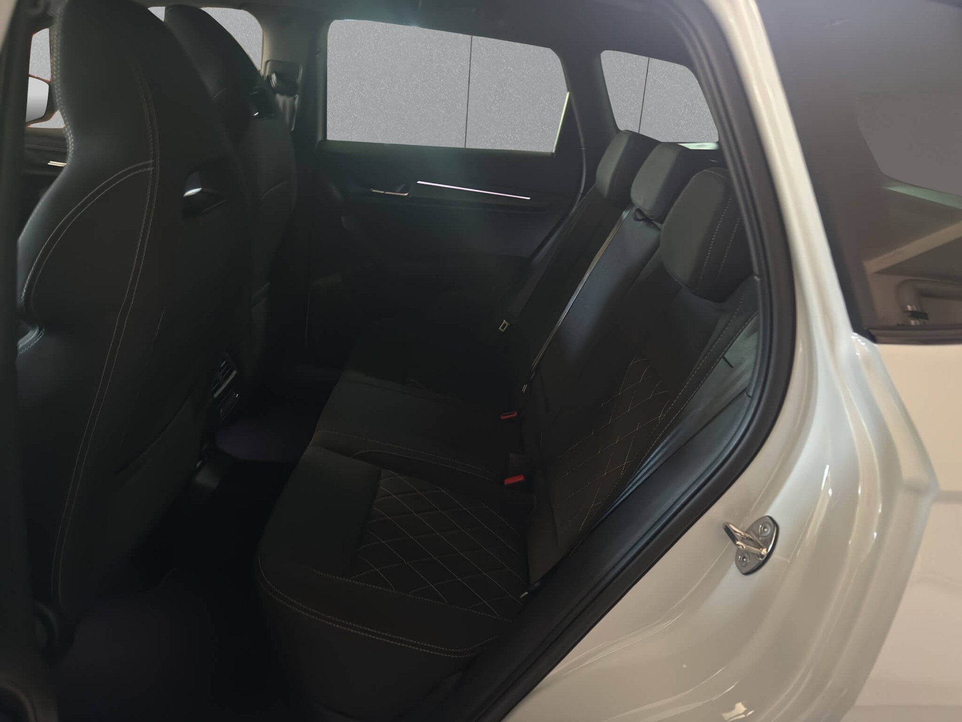 SKODA Karoq 2.0 TSI SportLine 4x4 DSG-image-7