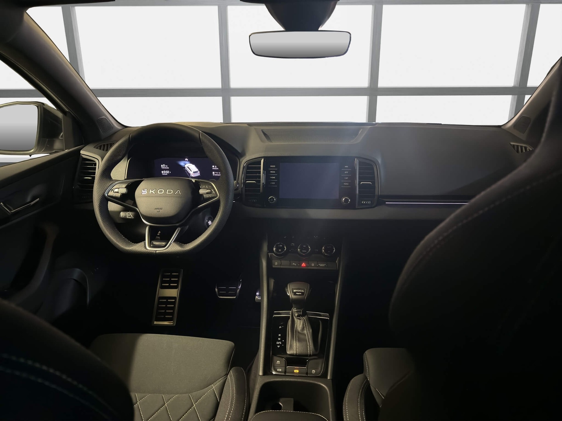 SKODA Karoq 2.0 TSI SportLine 4x4 DSG-image-5