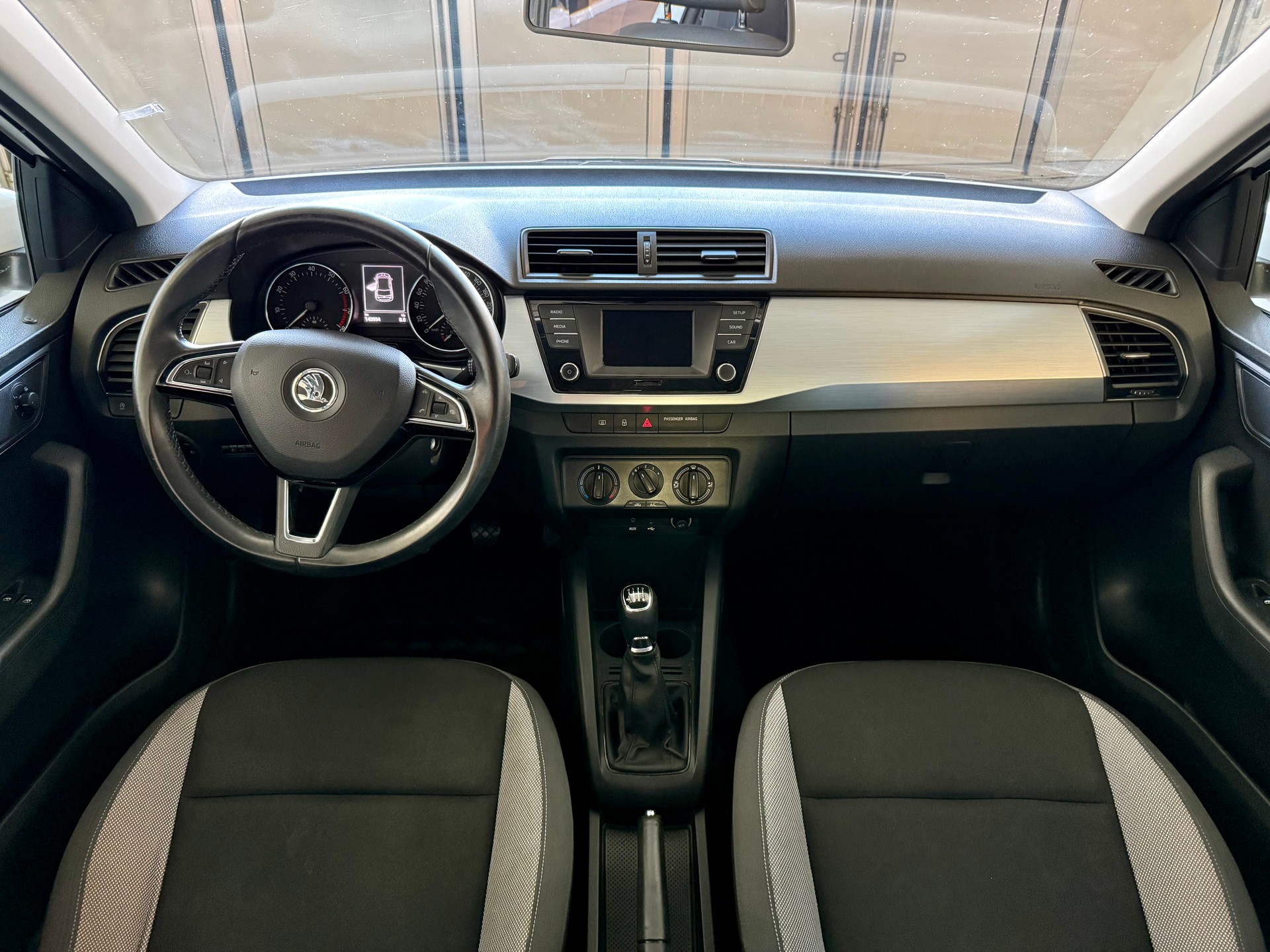 SKODA Fabia 1.2 TSI Sport Ambition-image-6