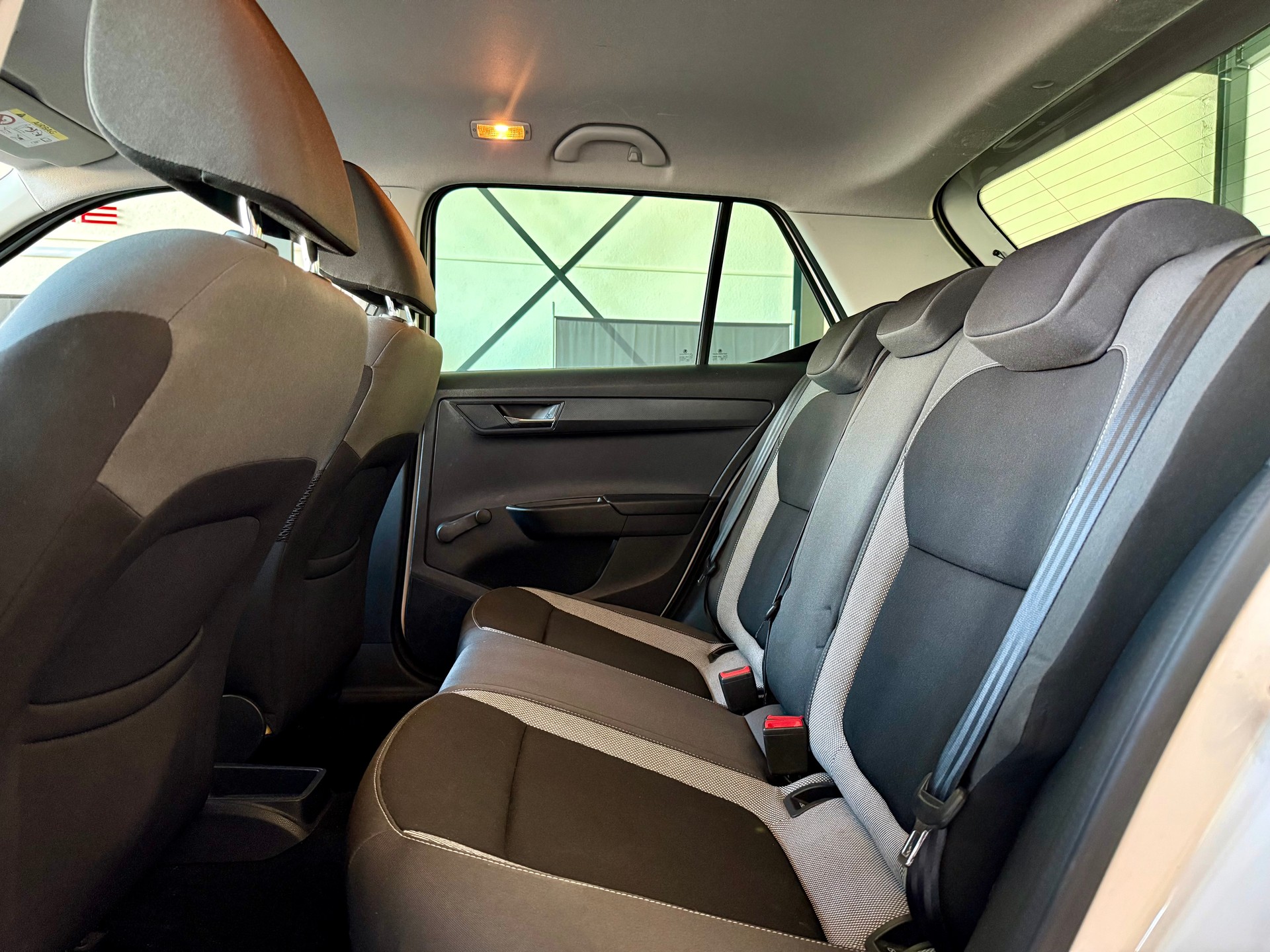 SKODA Fabia 1.2 TSI Sport Ambition-image-9