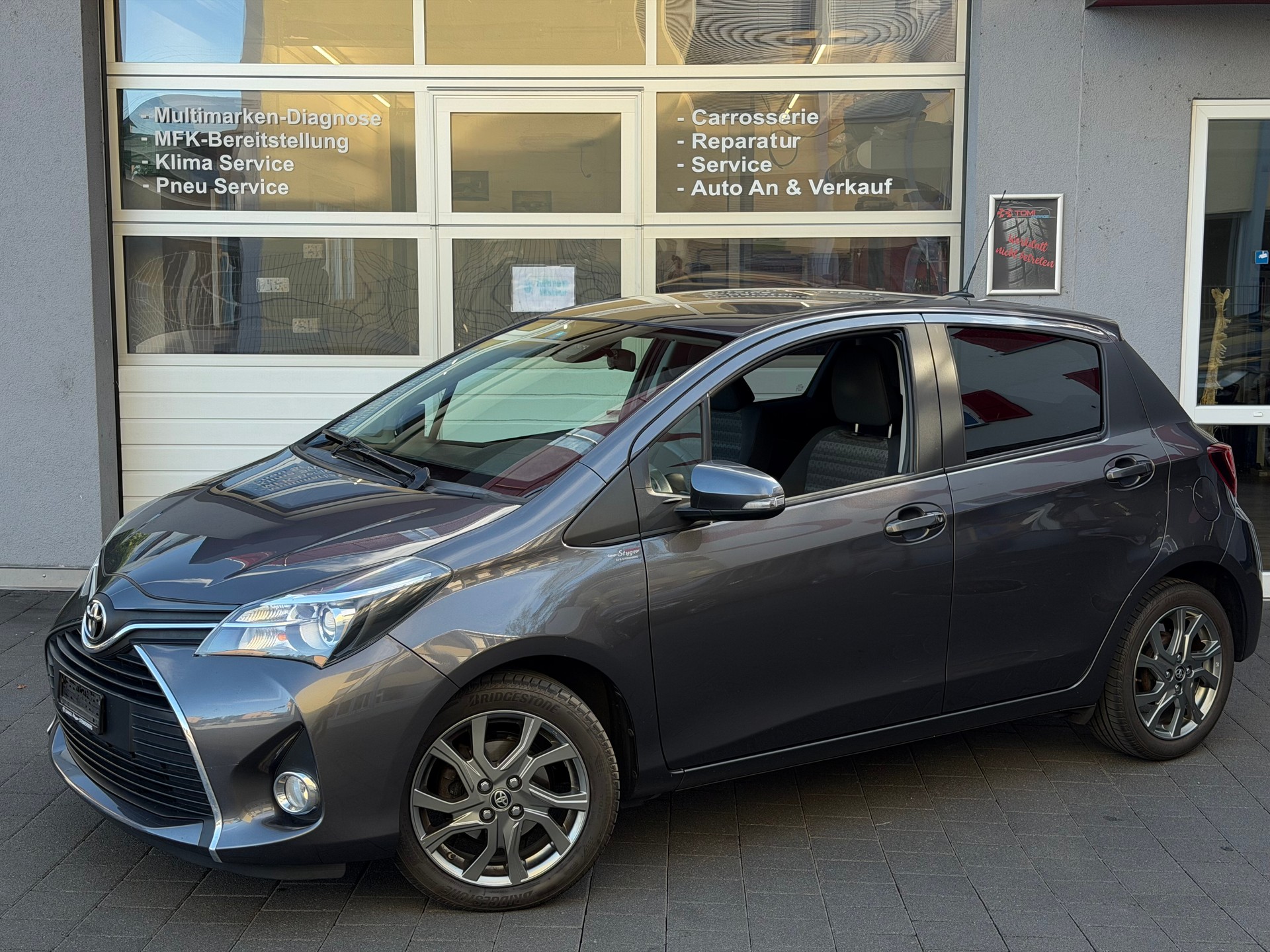TOYOTA Yaris 1.33 Trend*Ab MFK&Service*Rückfahrkamera*Sitzheizung*Mediasystemnavi*8-Fach Räder*