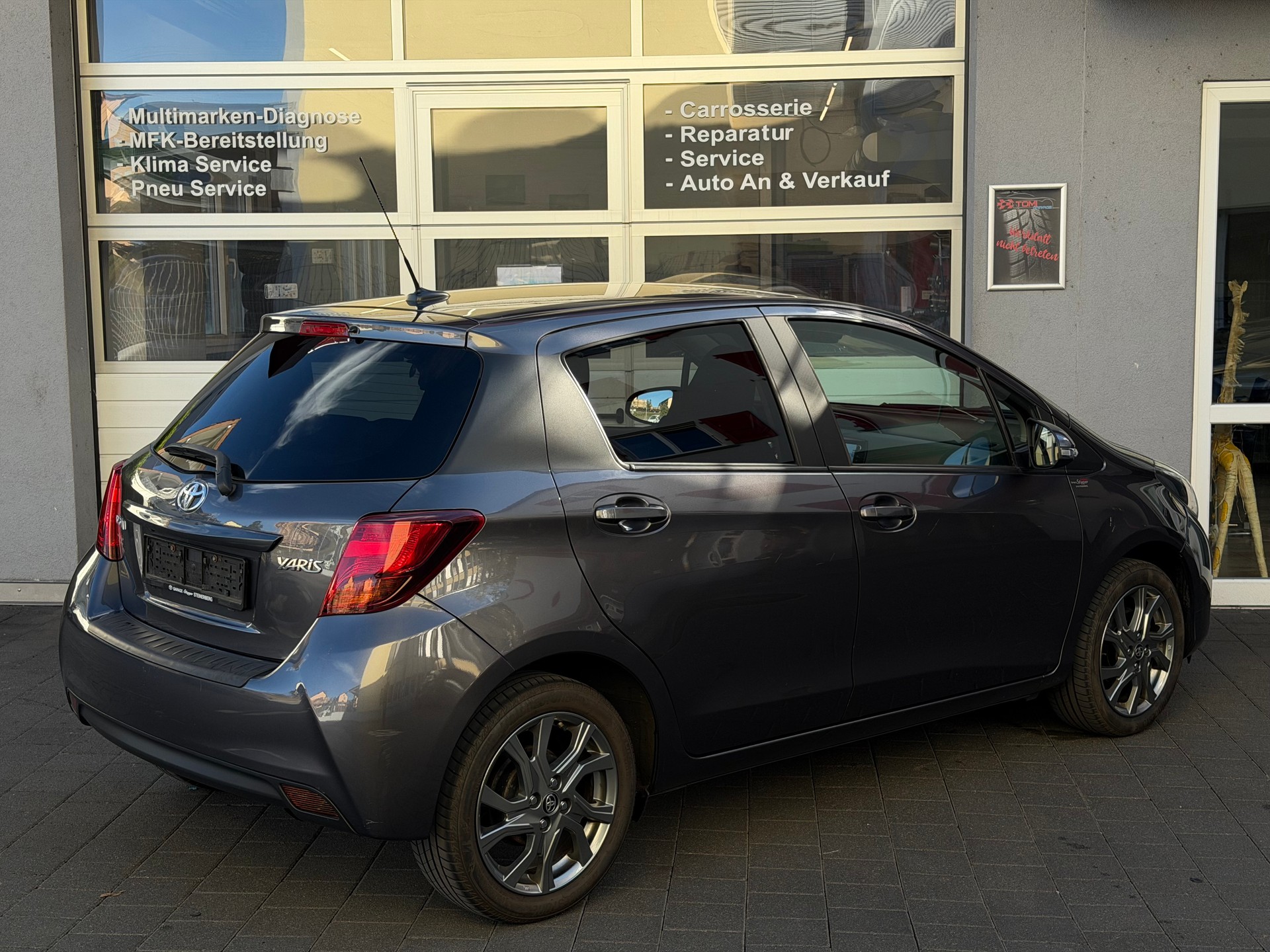 TOYOTA Yaris 1.33 Trend*Ab MFK&Service*Rückfahrkamera*Sitzheizung*Mediasystemnavi*8-Fach Räder*-image-8