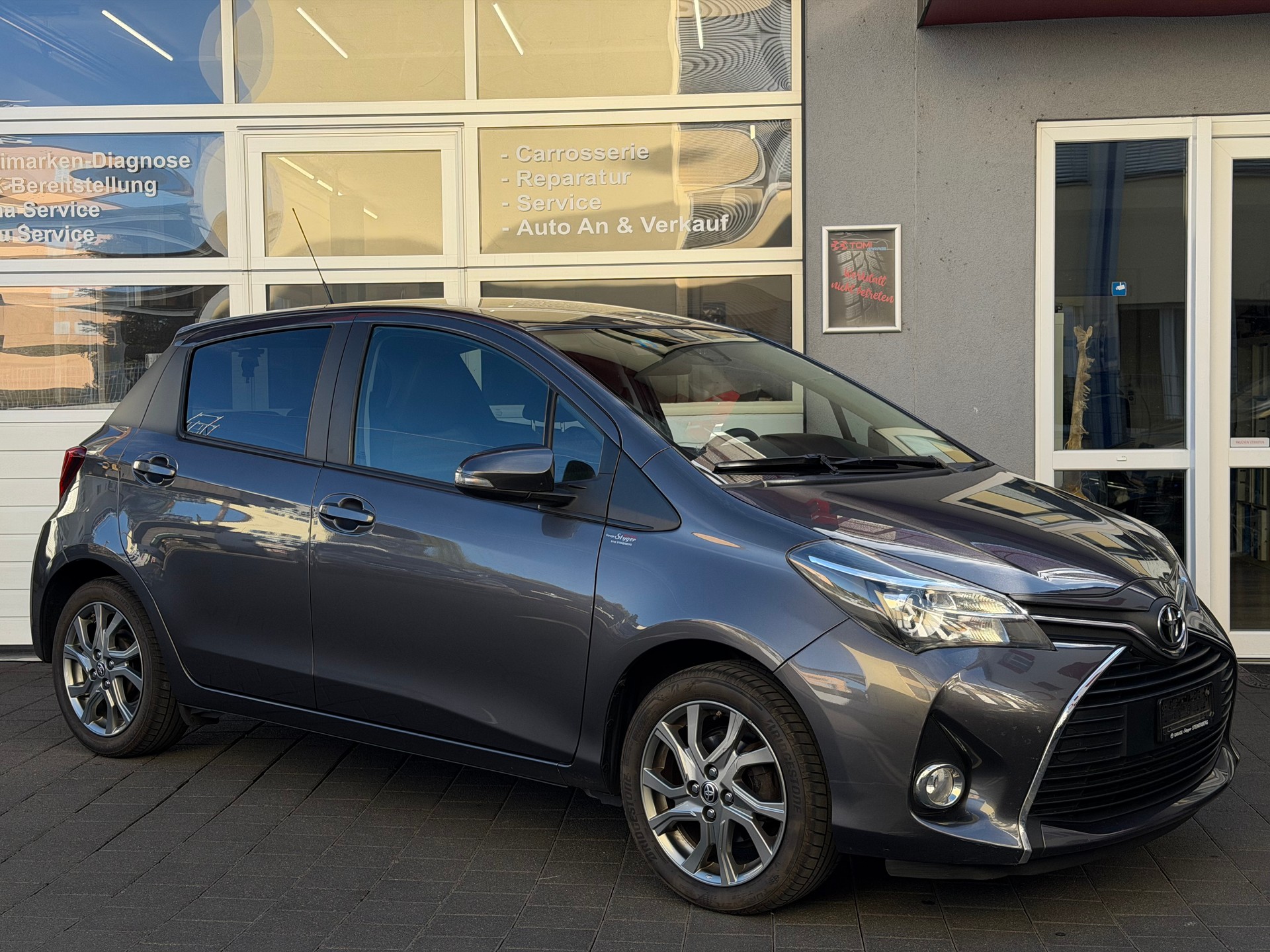 TOYOTA Yaris 1.33 Trend*Ab MFK&Service*Rückfahrkamera*Sitzheizung*Mediasystemnavi*8-Fach Räder*-image-4