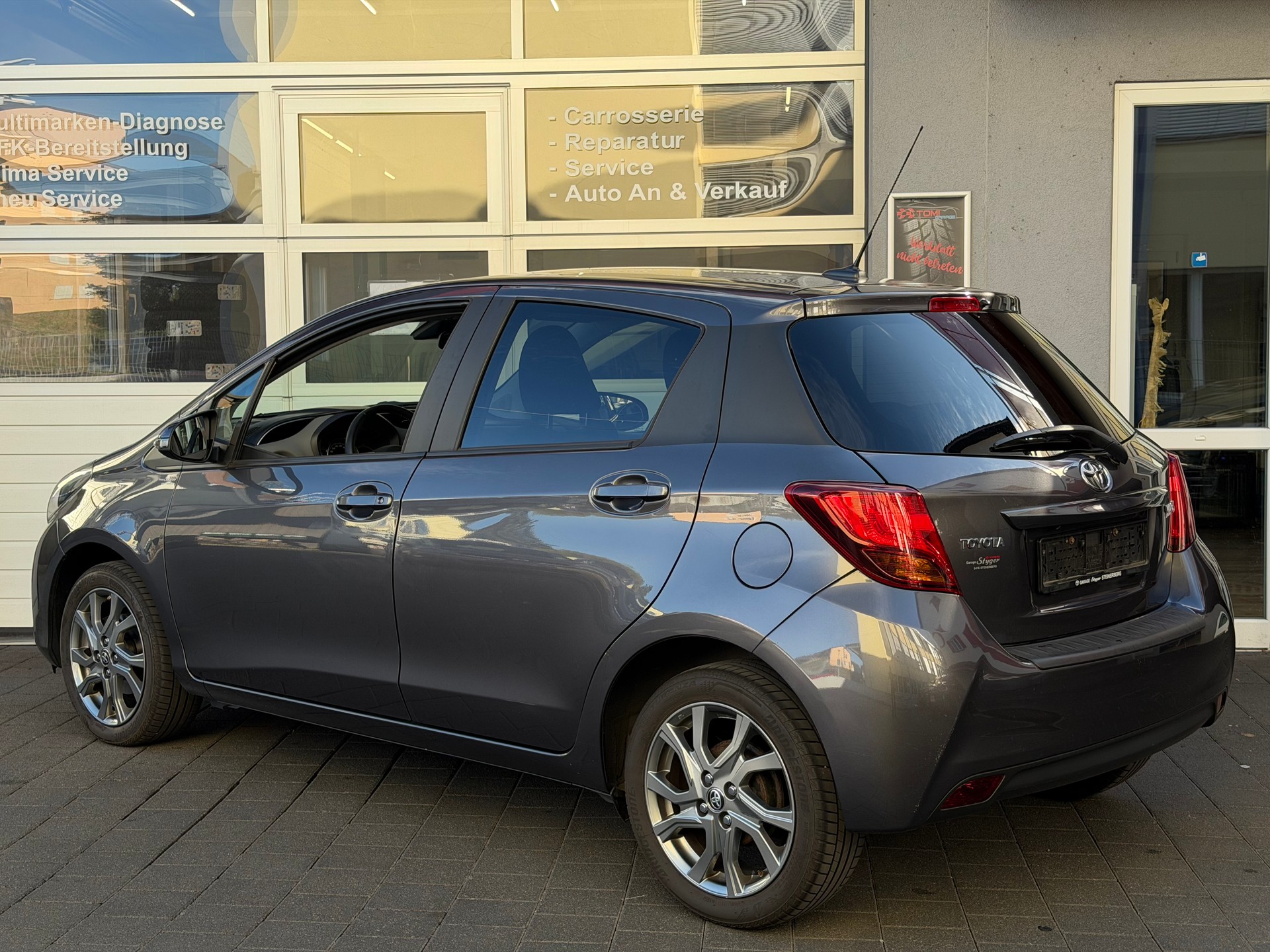 TOYOTA Yaris 1.33 Trend*Ab MFK&Service*Rückfahrkamera*Sitzheizung*Mediasystemnavi*8-Fach Räder*-image-6