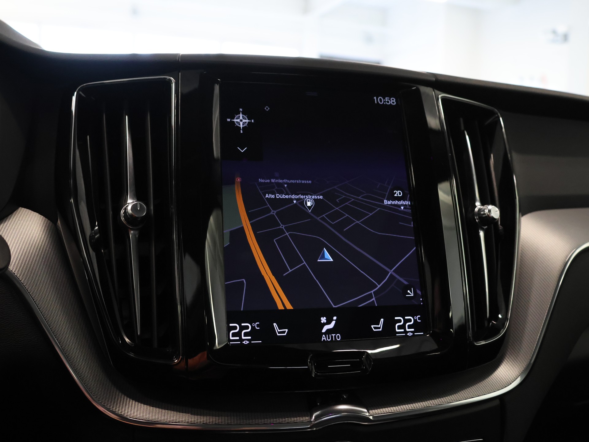 VOLVO XC60 T8 eAWD R-Design Geartronic *WERKSGARANTIE*-image-22