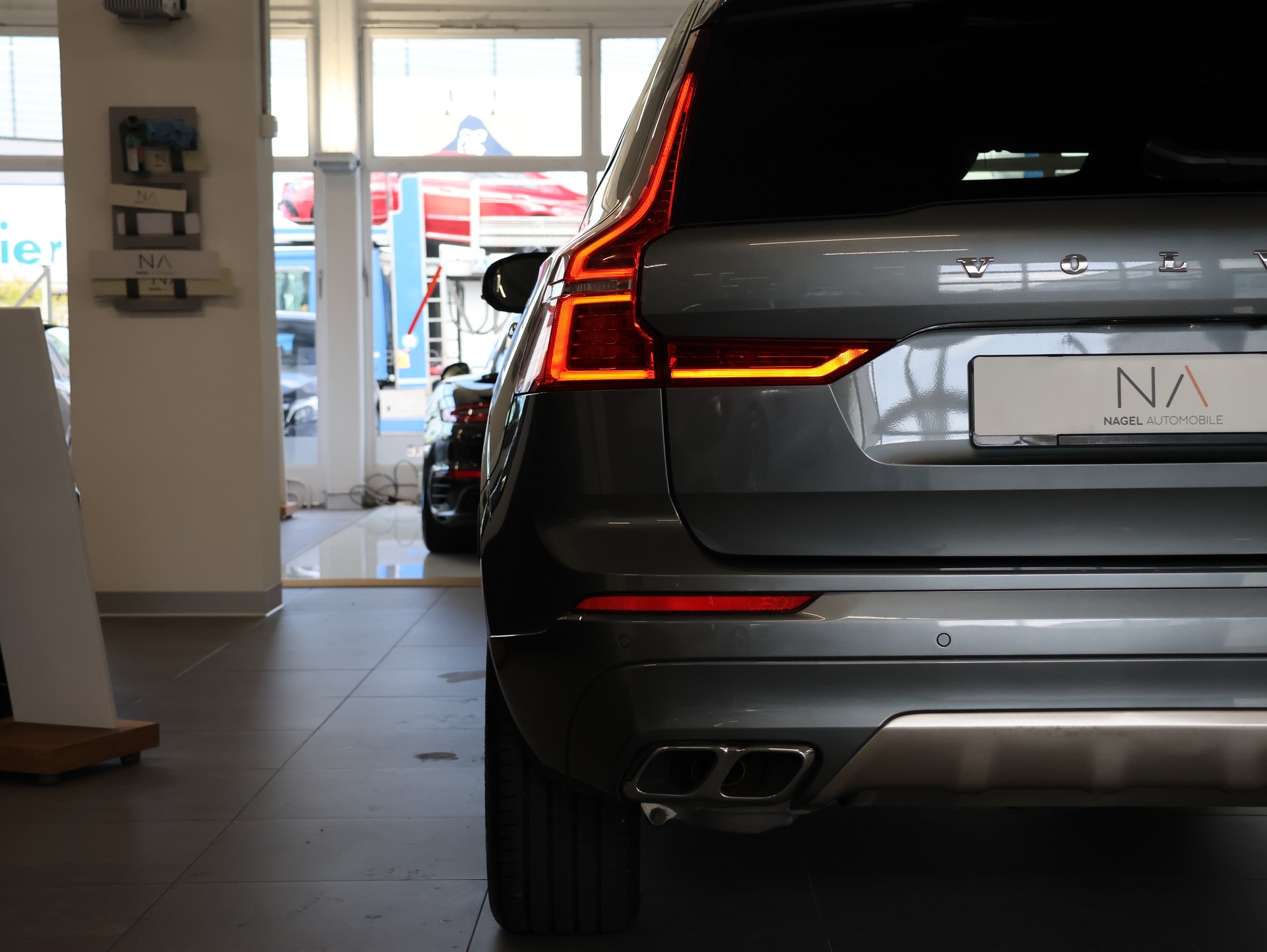 VOLVO XC60 T8 eAWD R-Design Geartronic *WERKSGARANTIE*-image-5