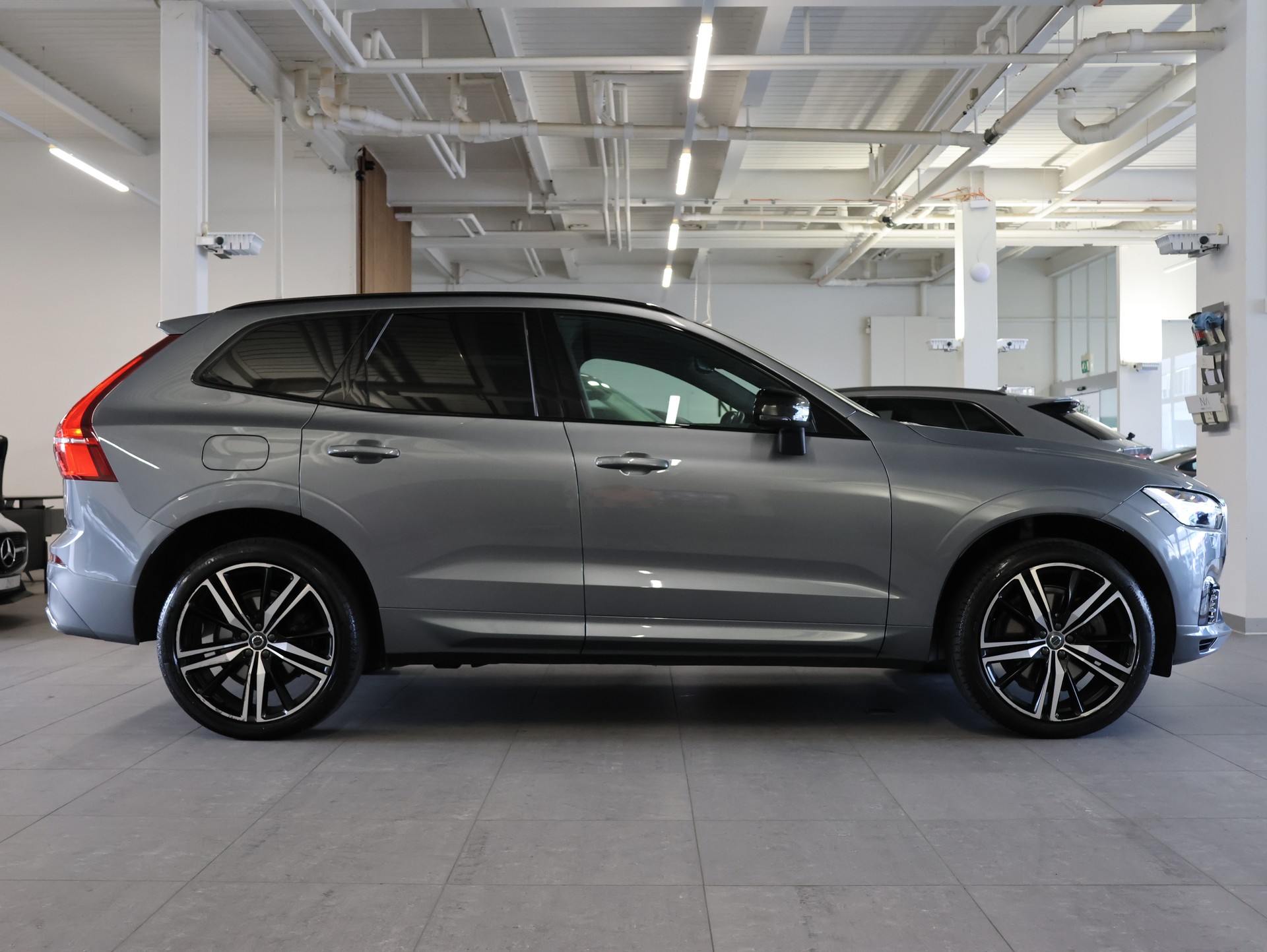VOLVO XC60 T8 eAWD R-Design Geartronic *WERKSGARANTIE*-image-9