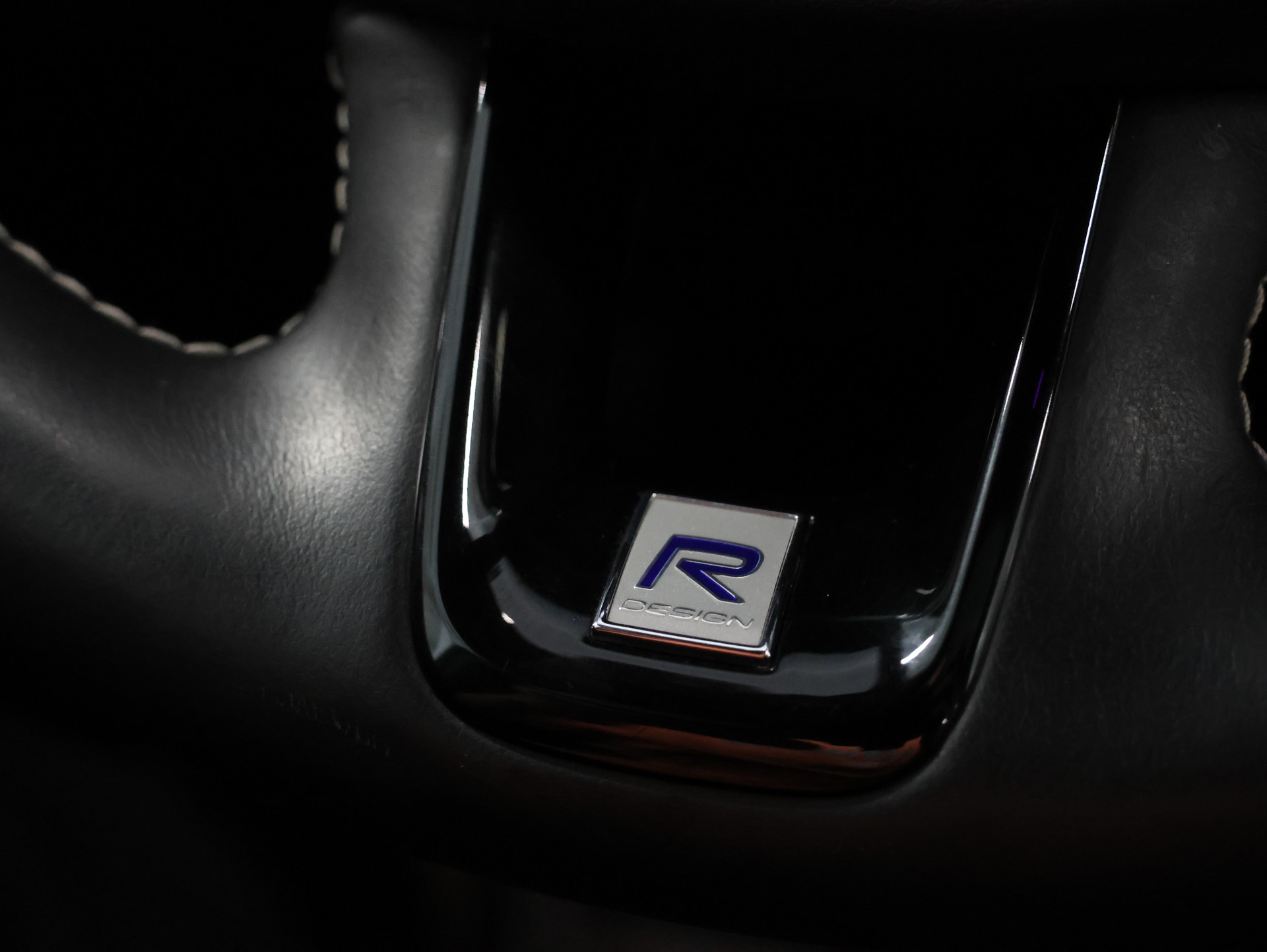 VOLVO XC60 T8 eAWD R-Design Geartronic *WERKSGARANTIE*-image-20