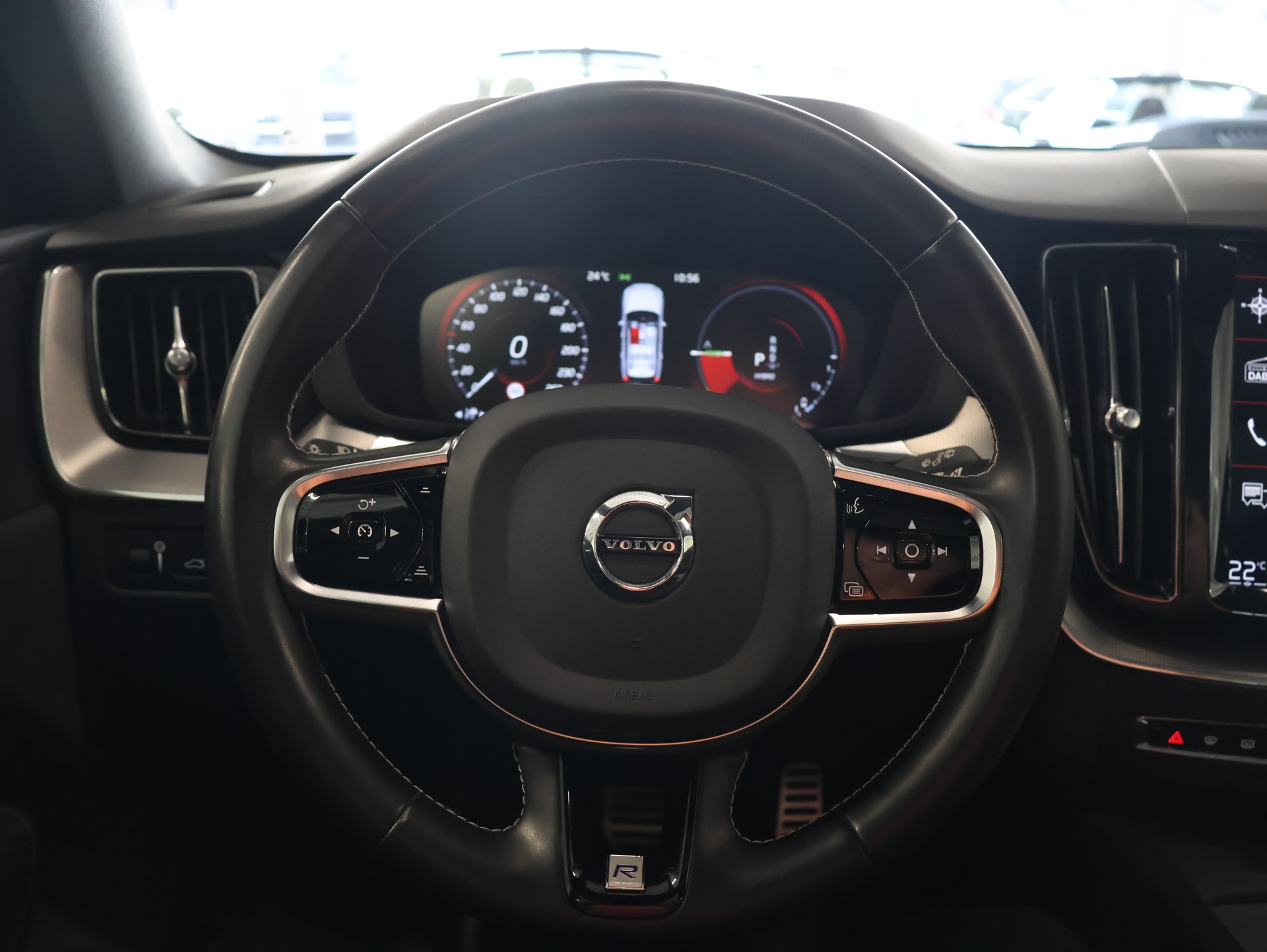 VOLVO XC60 T8 eAWD R-Design Geartronic *WERKSGARANTIE*-image-16