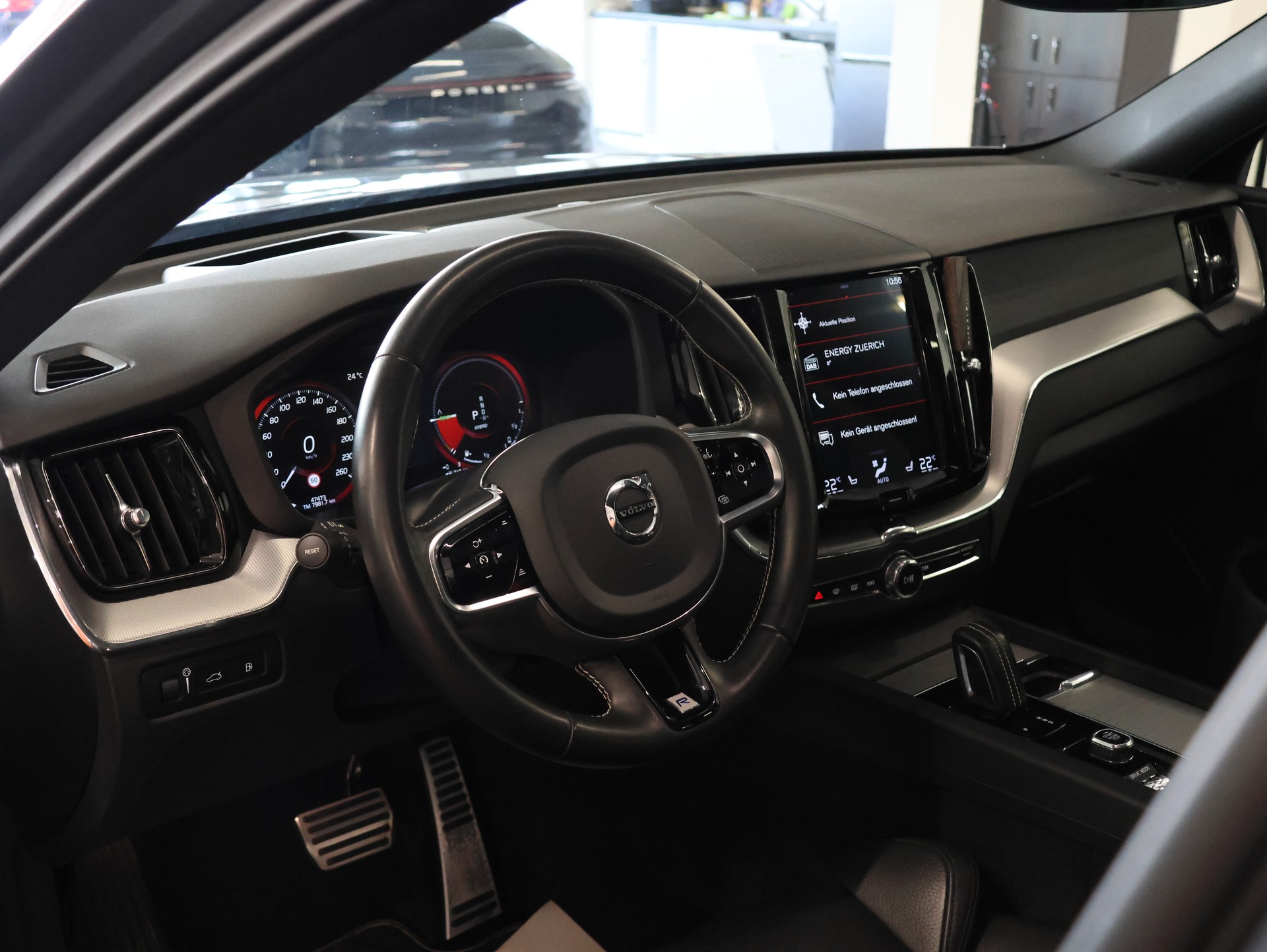 VOLVO XC60 T8 eAWD R-Design Geartronic *WERKSGARANTIE*-image-15