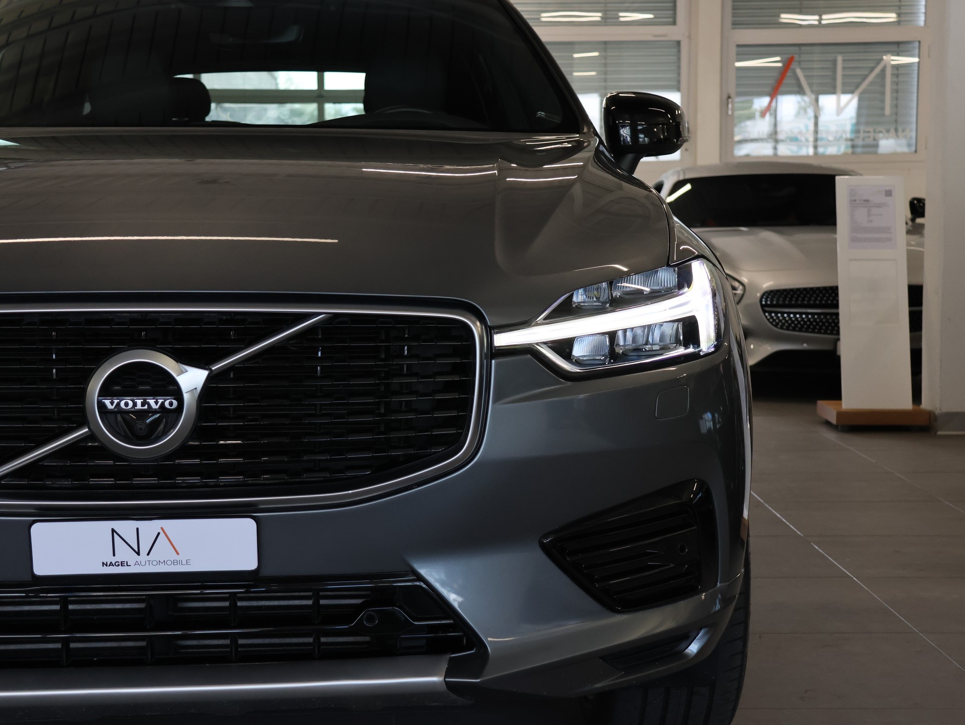 VOLVO XC60 T8 eAWD R-Design Geartronic *WERKSGARANTIE*-image-3