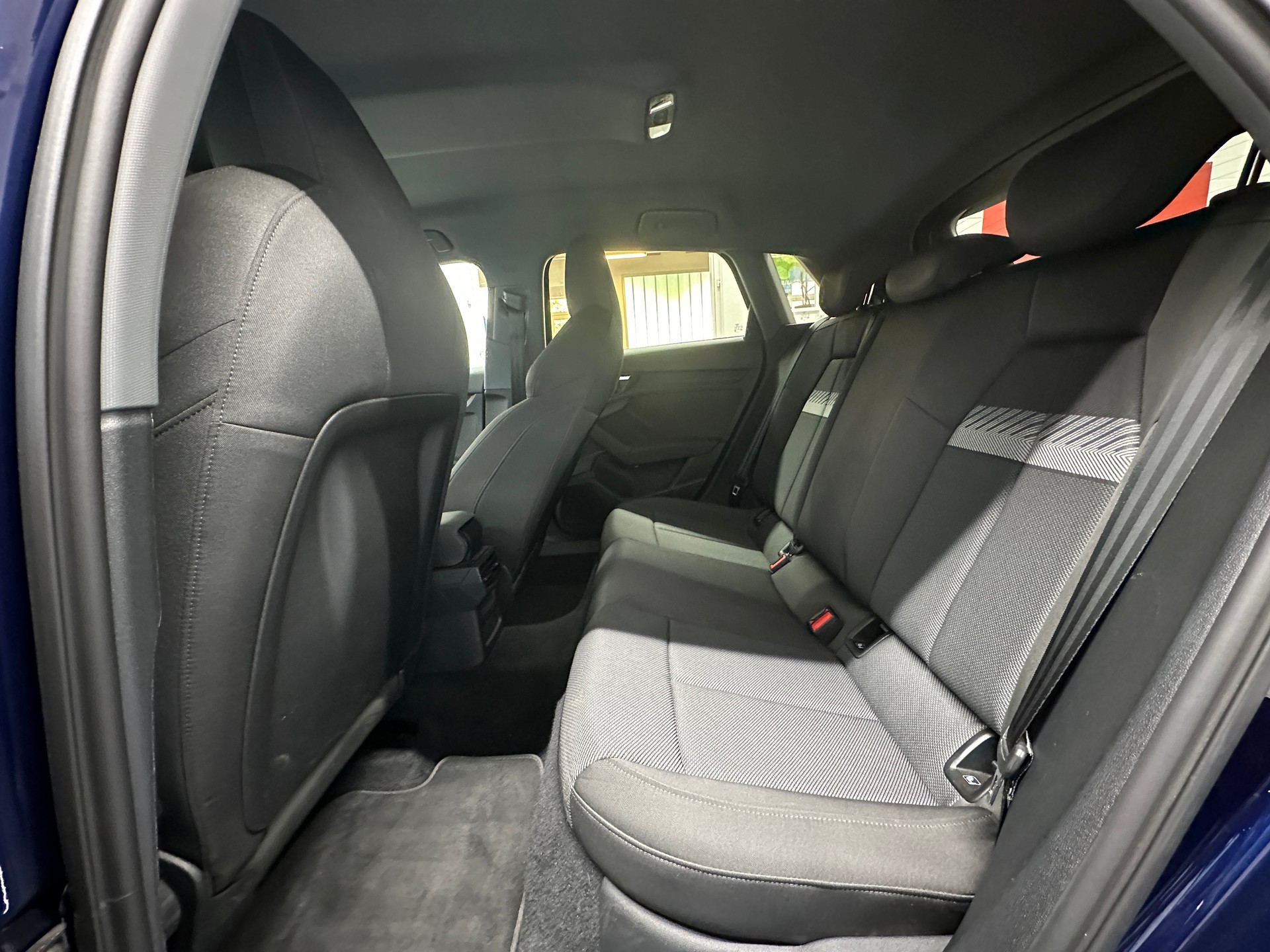 AUDI A3 Sportback 35 TFSI S line S-tronic-image-8