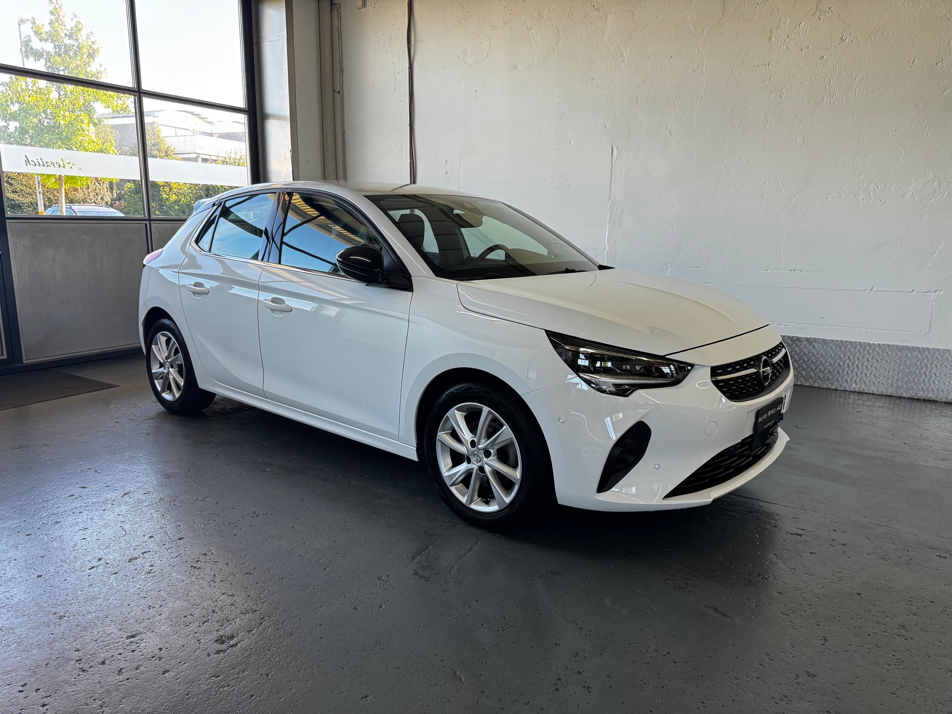 OPEL Corsa 1.2 TP Elegance-image-1