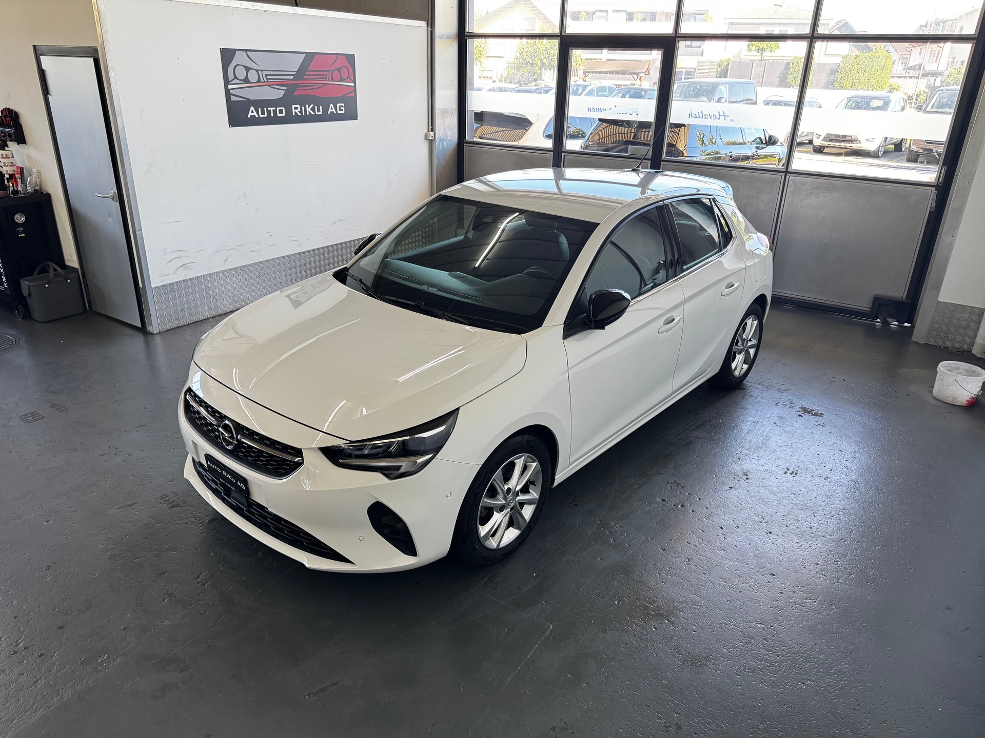 OPEL Corsa 1.2 TP Elegance-image-5