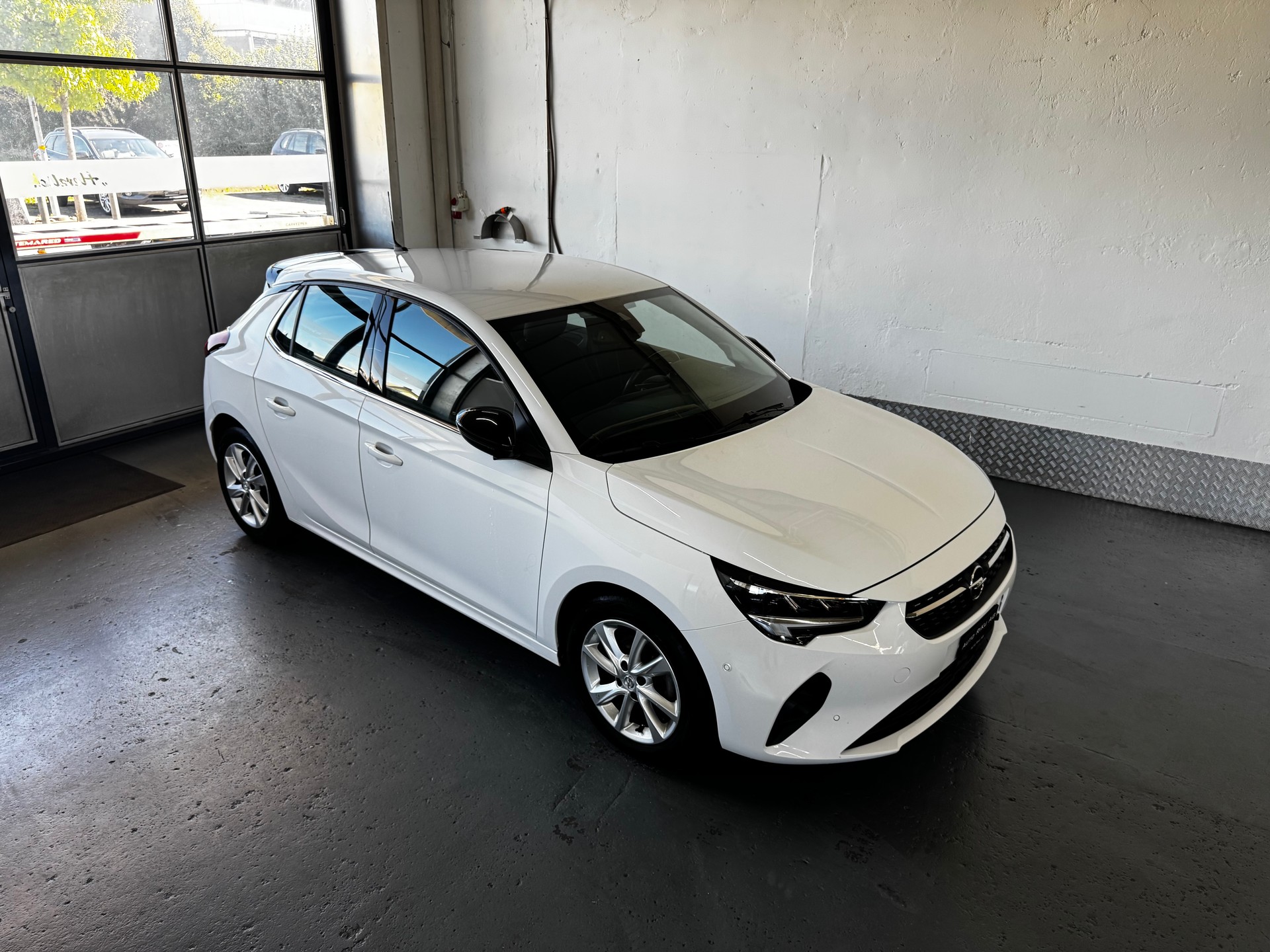 OPEL Corsa 1.2 TP Elegance-image-0