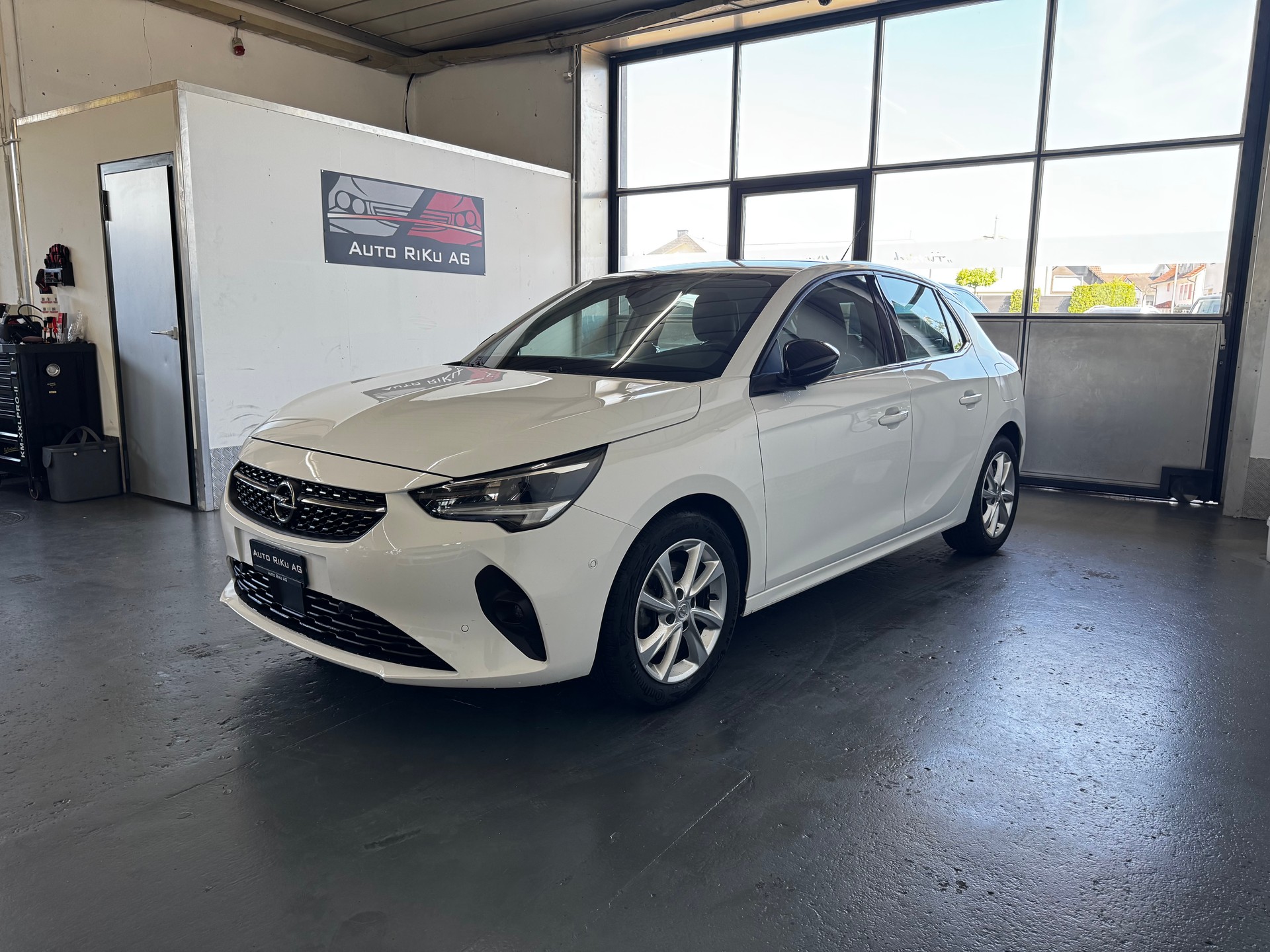 OPEL Corsa 1.2 TP Elegance-image-6