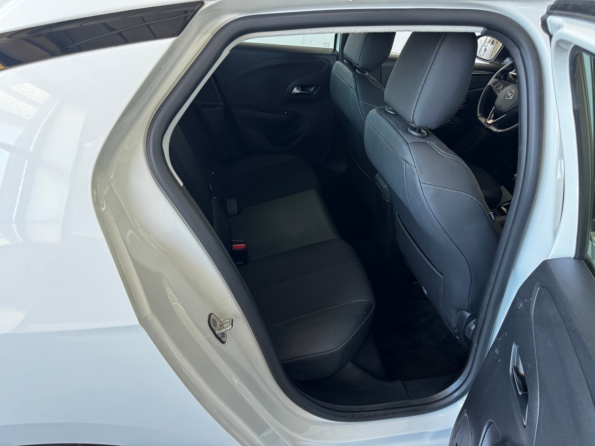 OPEL Corsa 1.2 TP Elegance-image-21