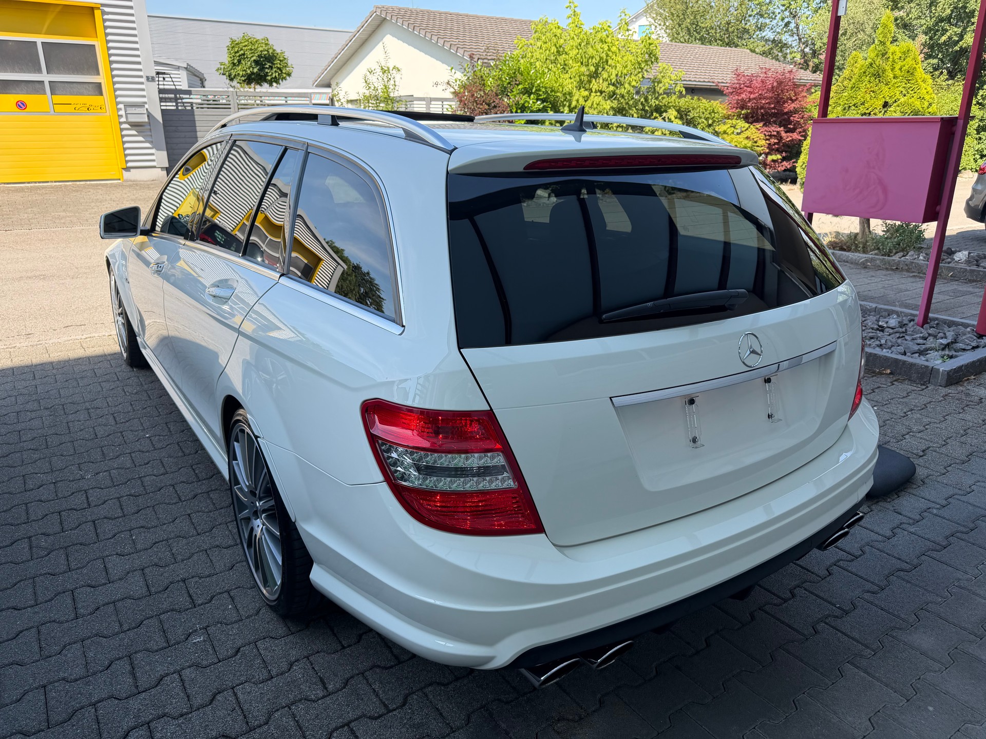 MERCEDES-BENZ C 63 V8 AMG-image-4