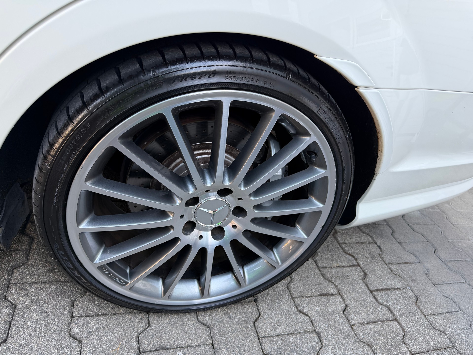 MERCEDES-BENZ C 63 V8 AMG-image-5