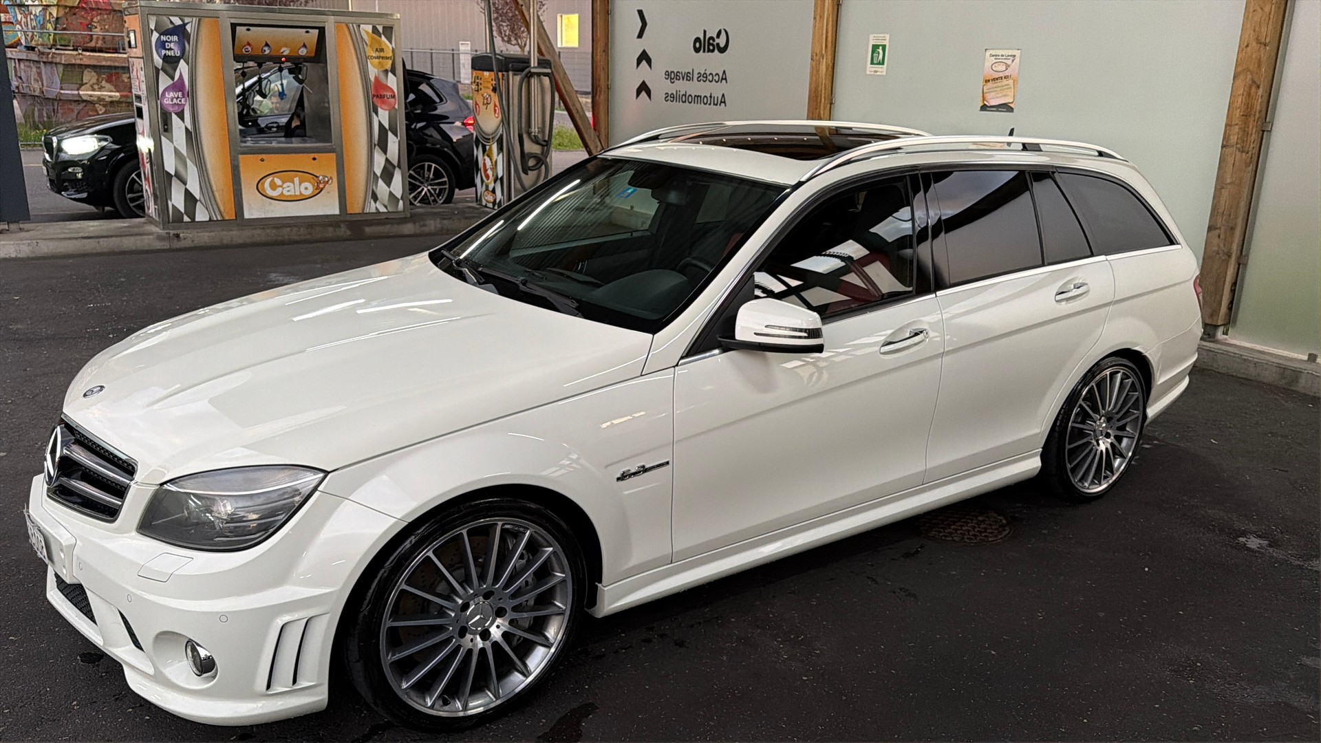 MERCEDES-BENZ C 63 V8 AMG-image-1