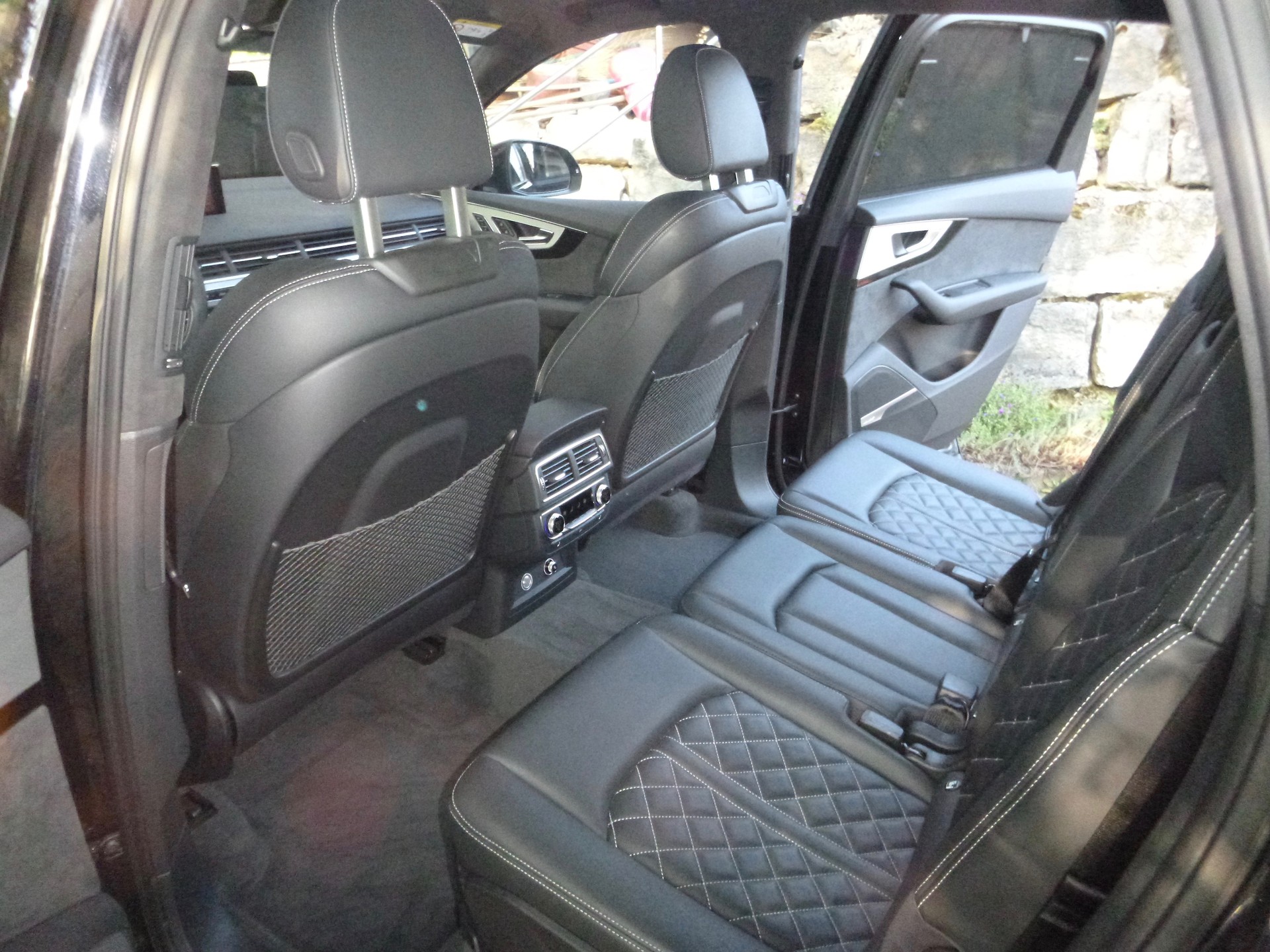 AUDI 4.0 V8 TDI quattro T-Tronic-image-3