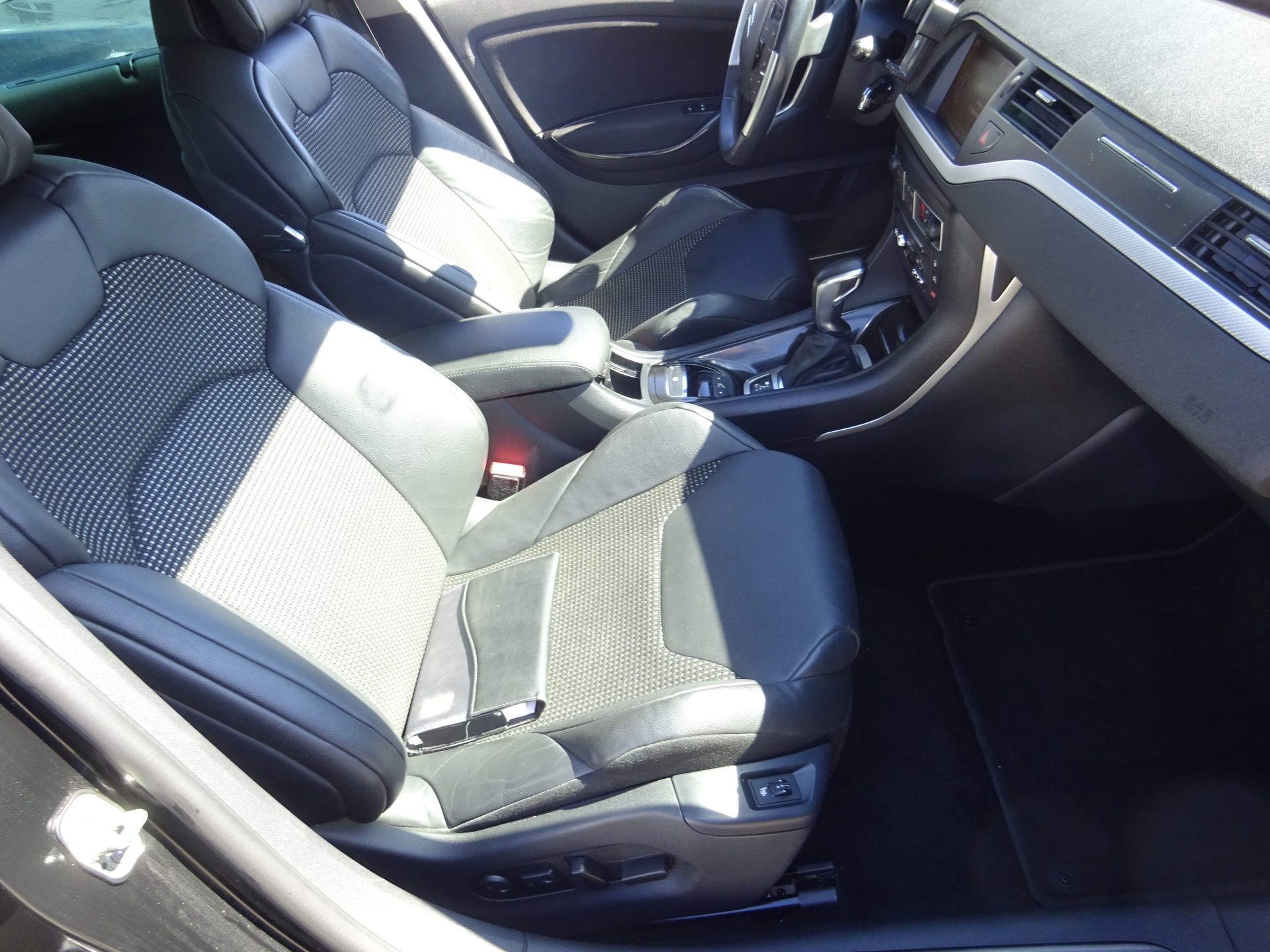 CITROEN C5 Tourer 2.2 HDi Exclusive Automatic - MFK 10.2025 - 204PS-image-7
