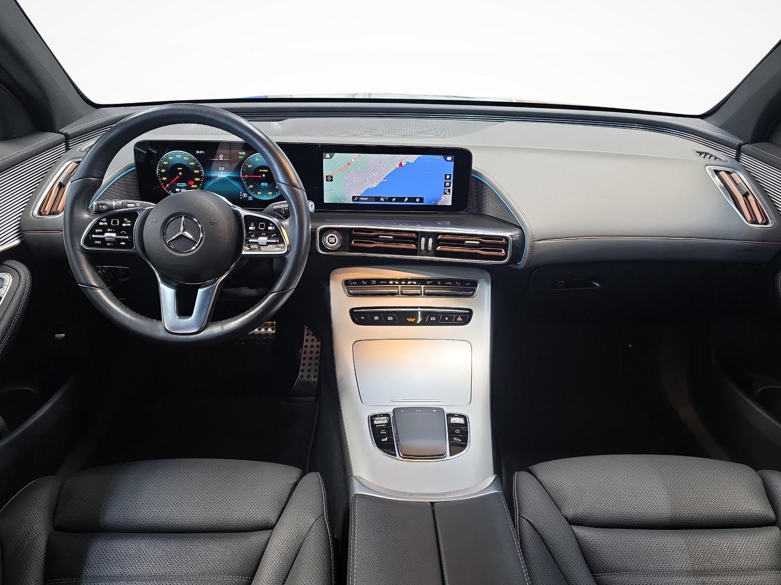 MERCEDES-BENZ EQC 400 4MATIC AMG Line-image-7