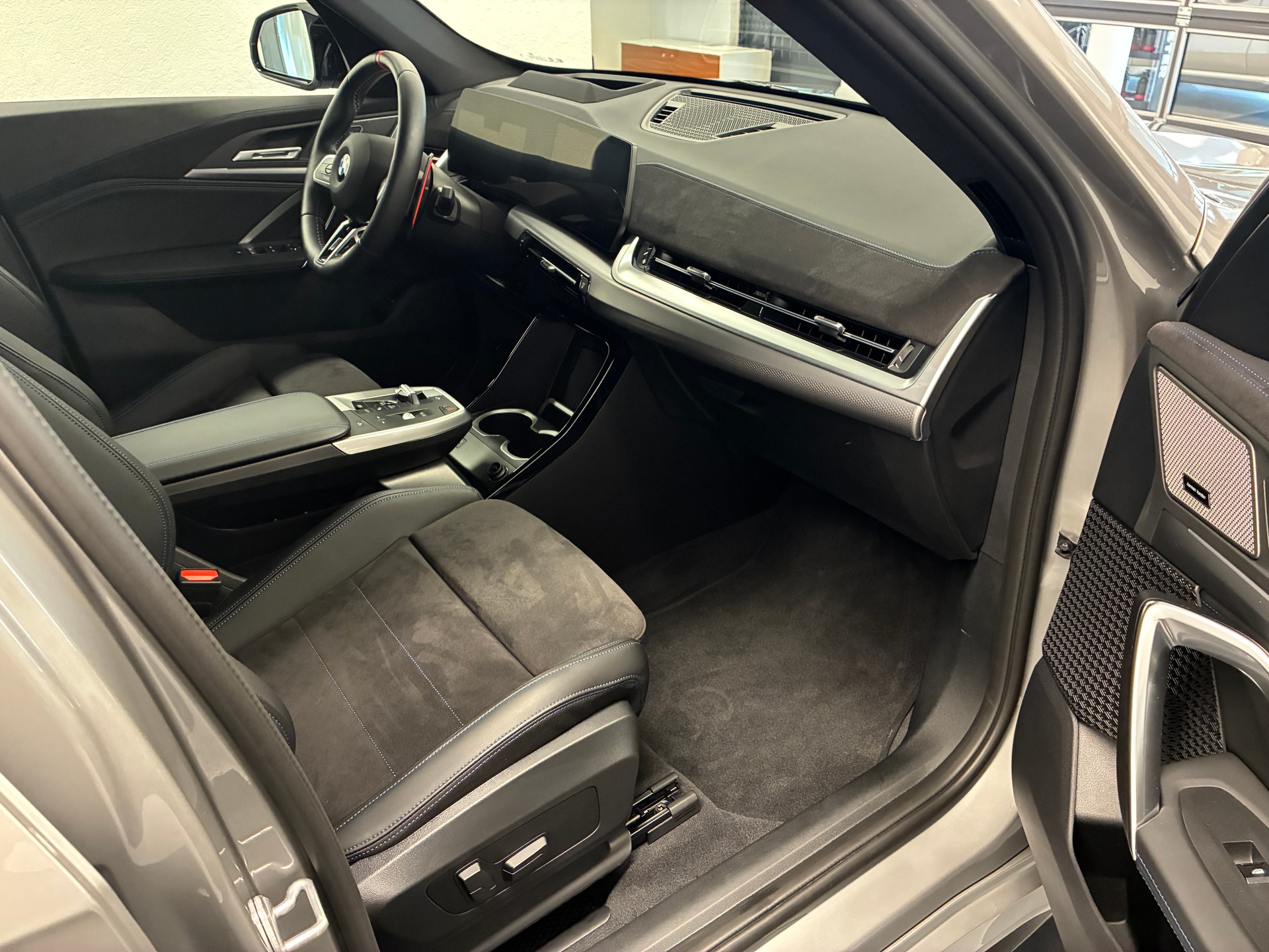 BMW X1 M35i-image-9