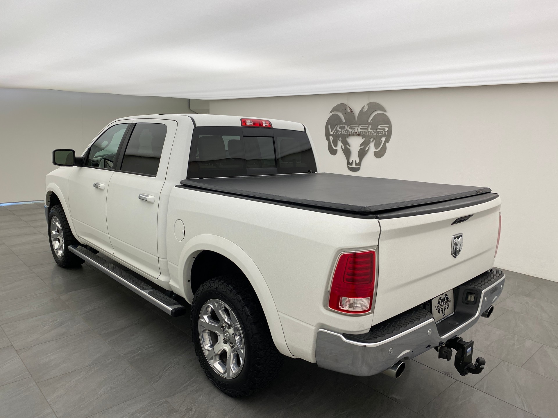 DODGE RAM 1500 5.7 Crew Cab Laramie-image-5